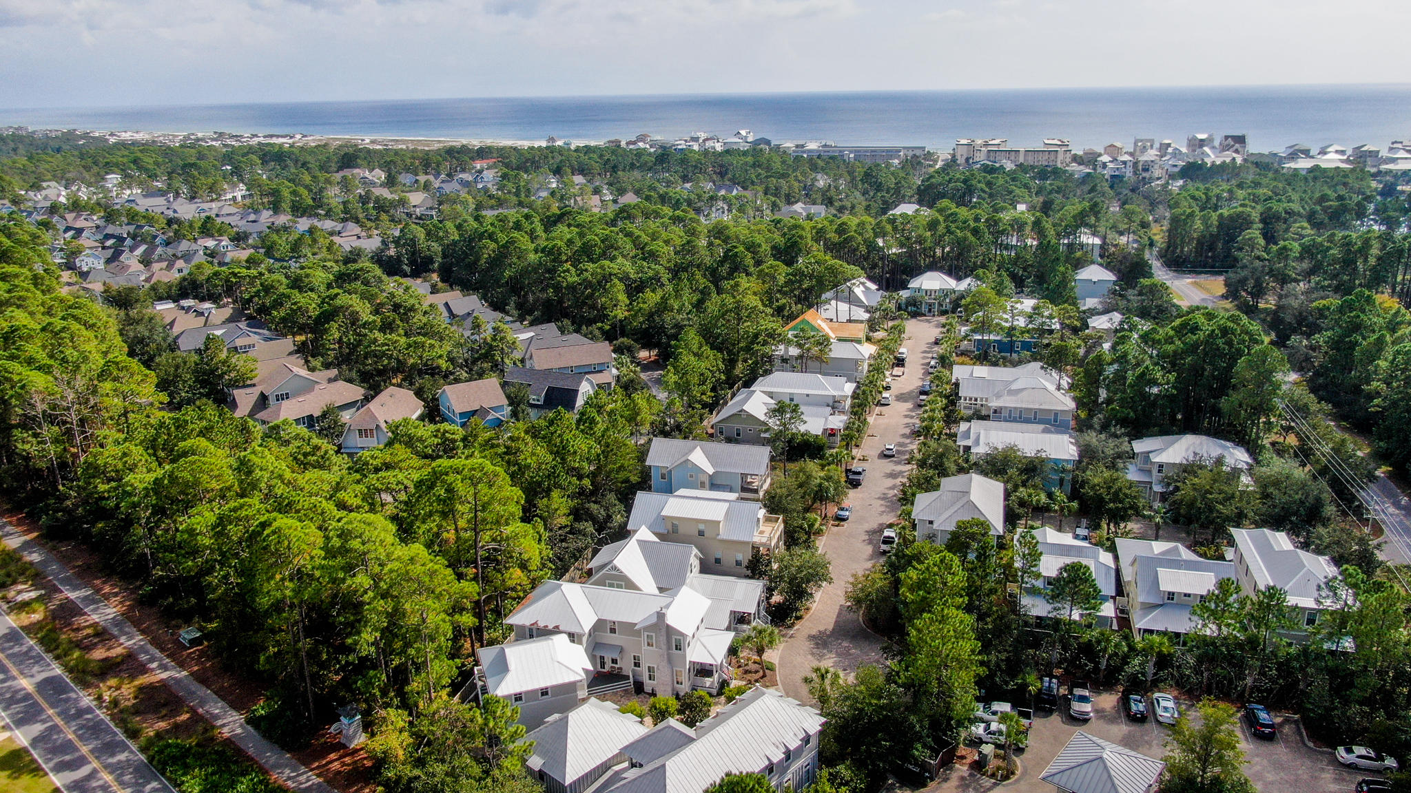 COTTAGES AT EASTERN LAKE - Residential