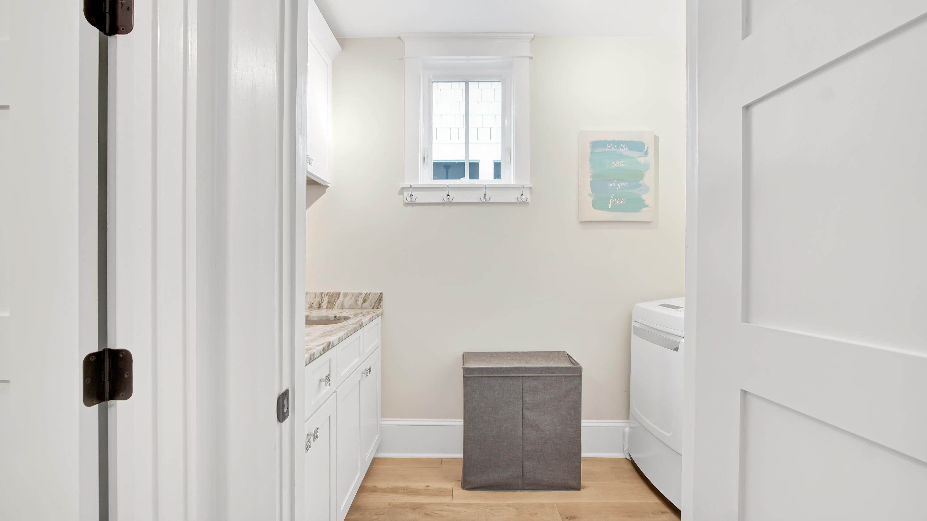 COTTAGES AT EASTERN LAKE - Residential