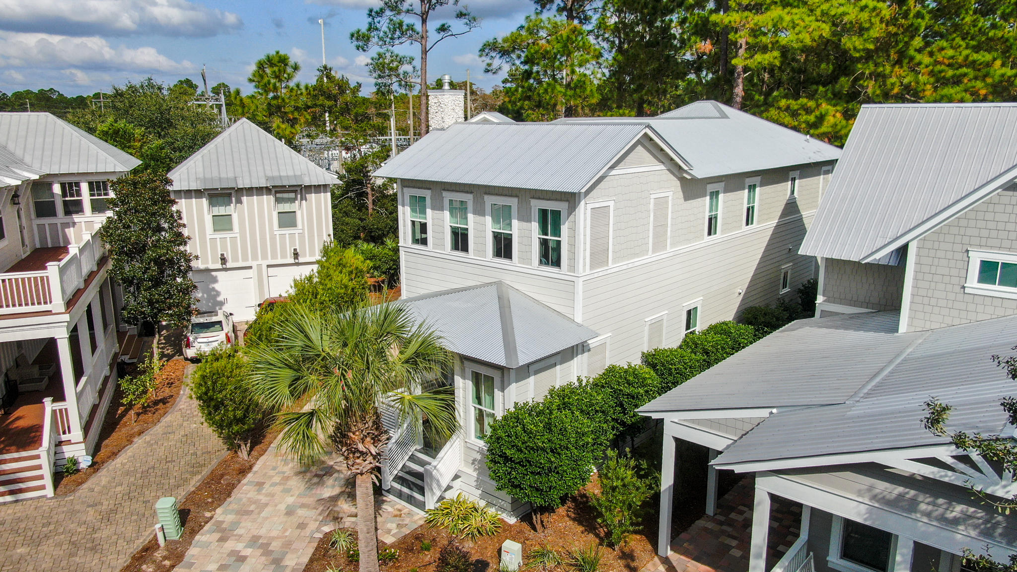 COTTAGES AT EASTERN LAKE - Residential
