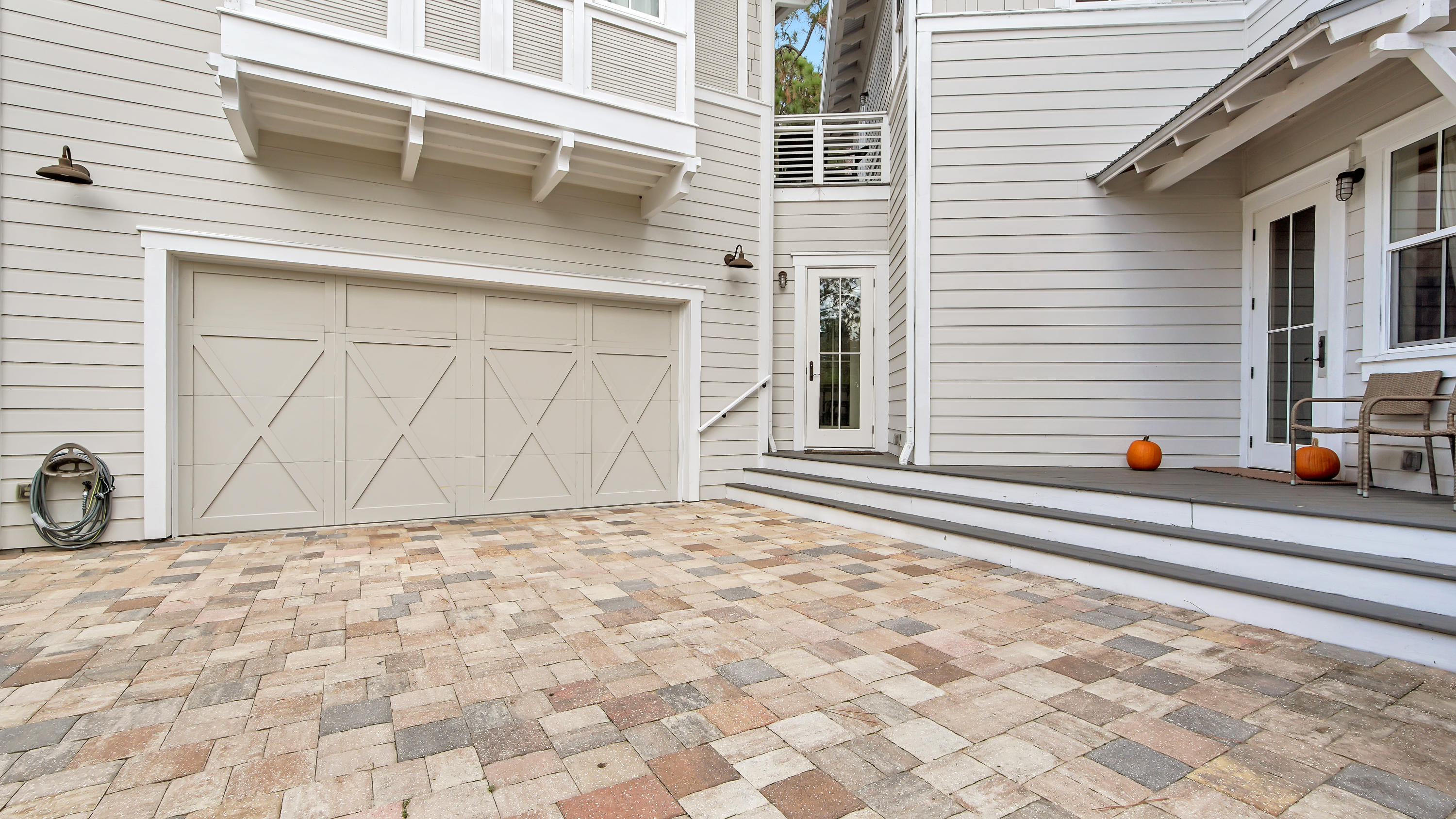 COTTAGES AT EASTERN LAKE - Residential