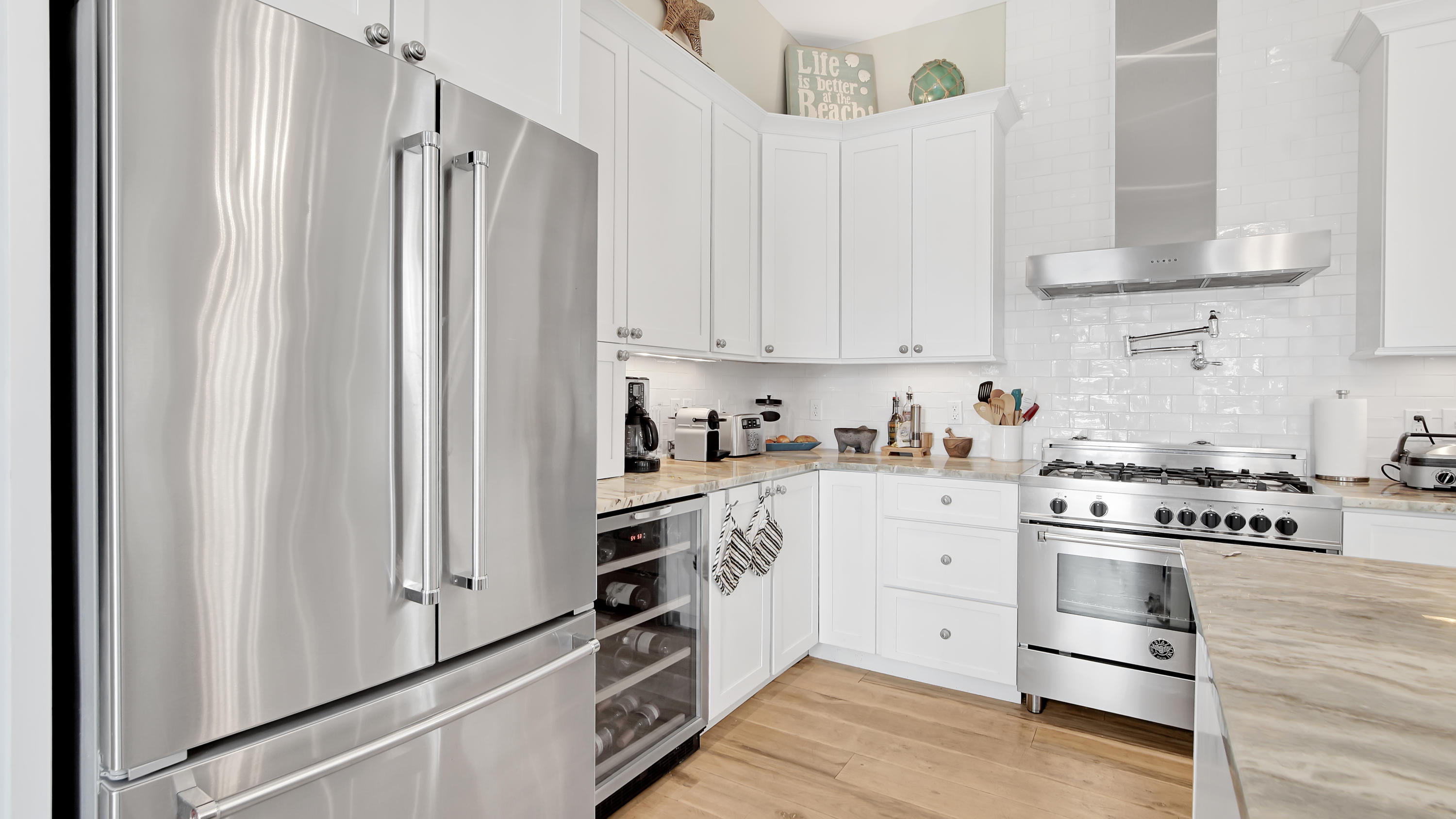 COTTAGES AT EASTERN LAKE - Residential