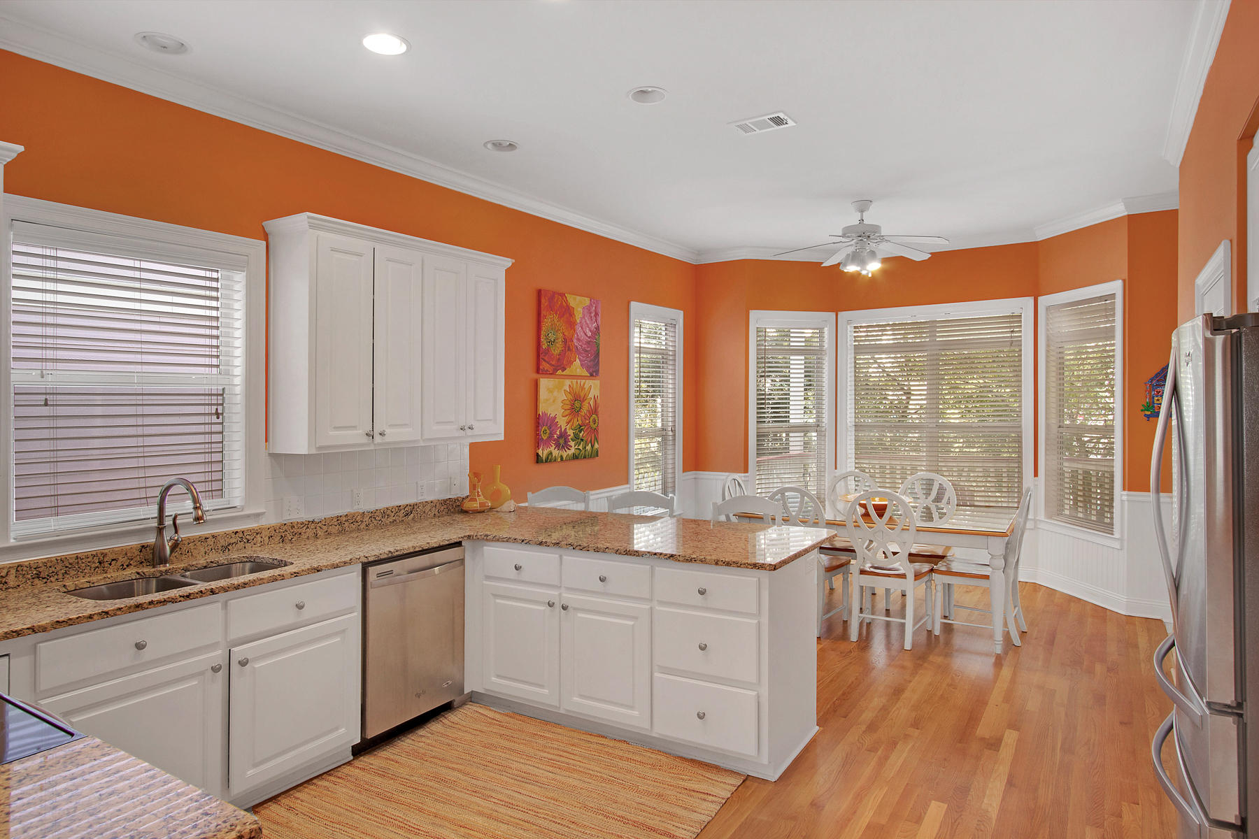 SUNRISE BEACH - Residential