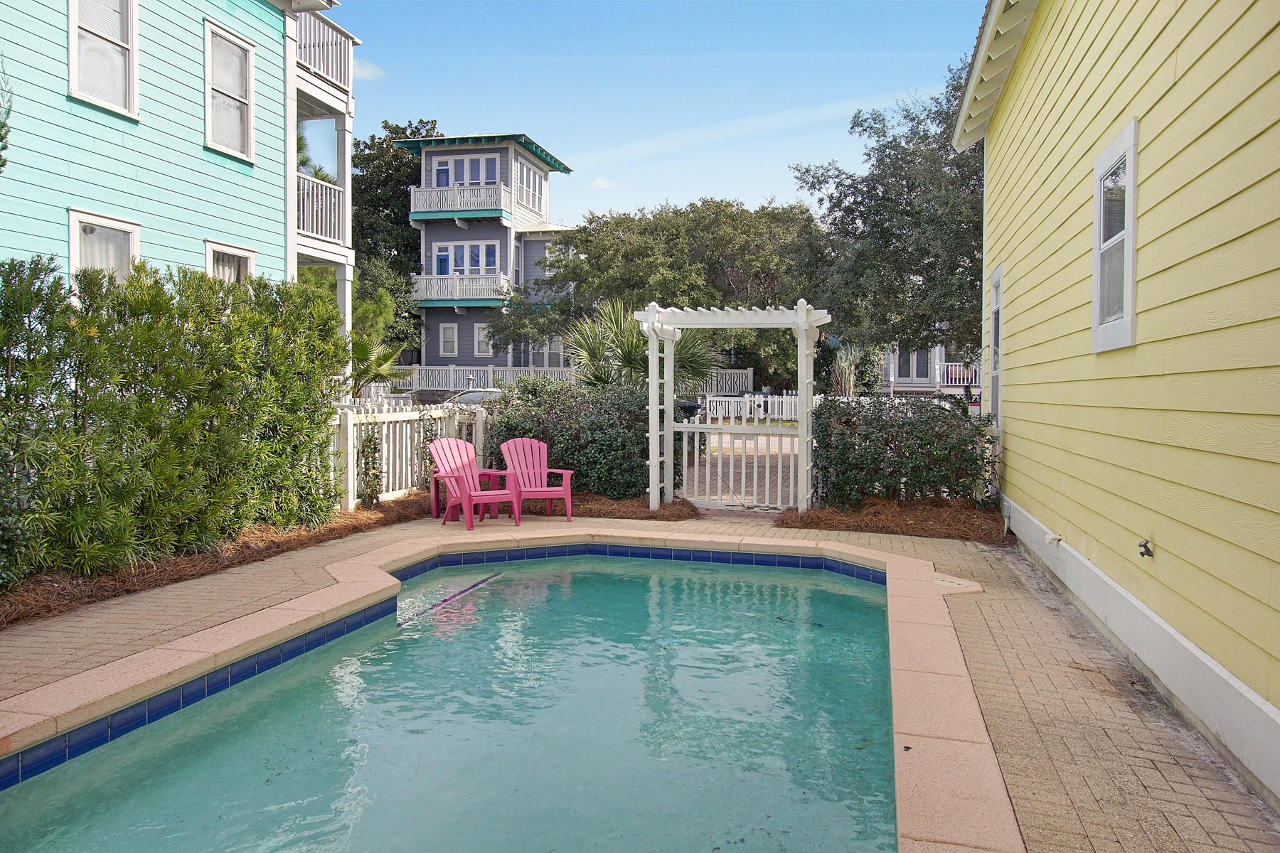 SUNRISE BEACH - Residential