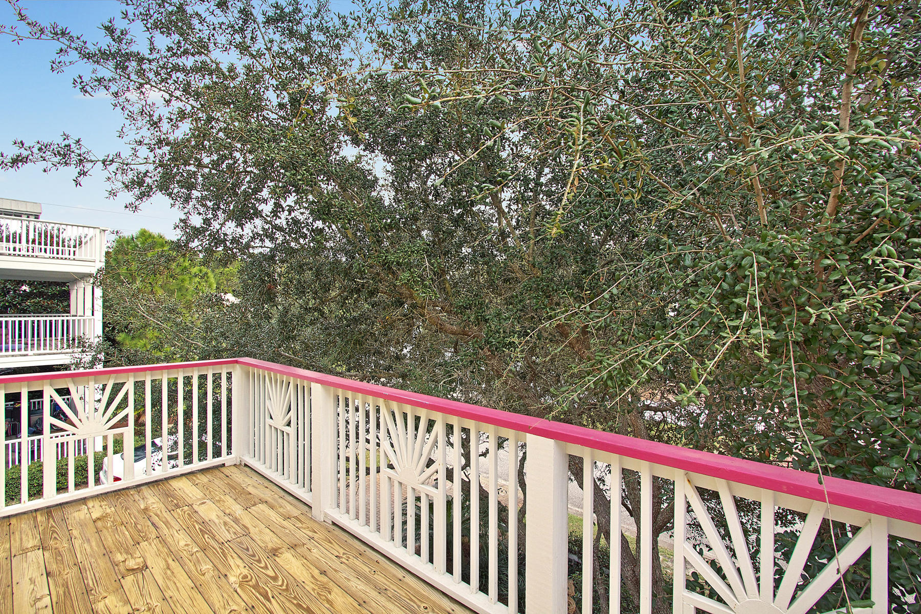 SUNRISE BEACH - Residential