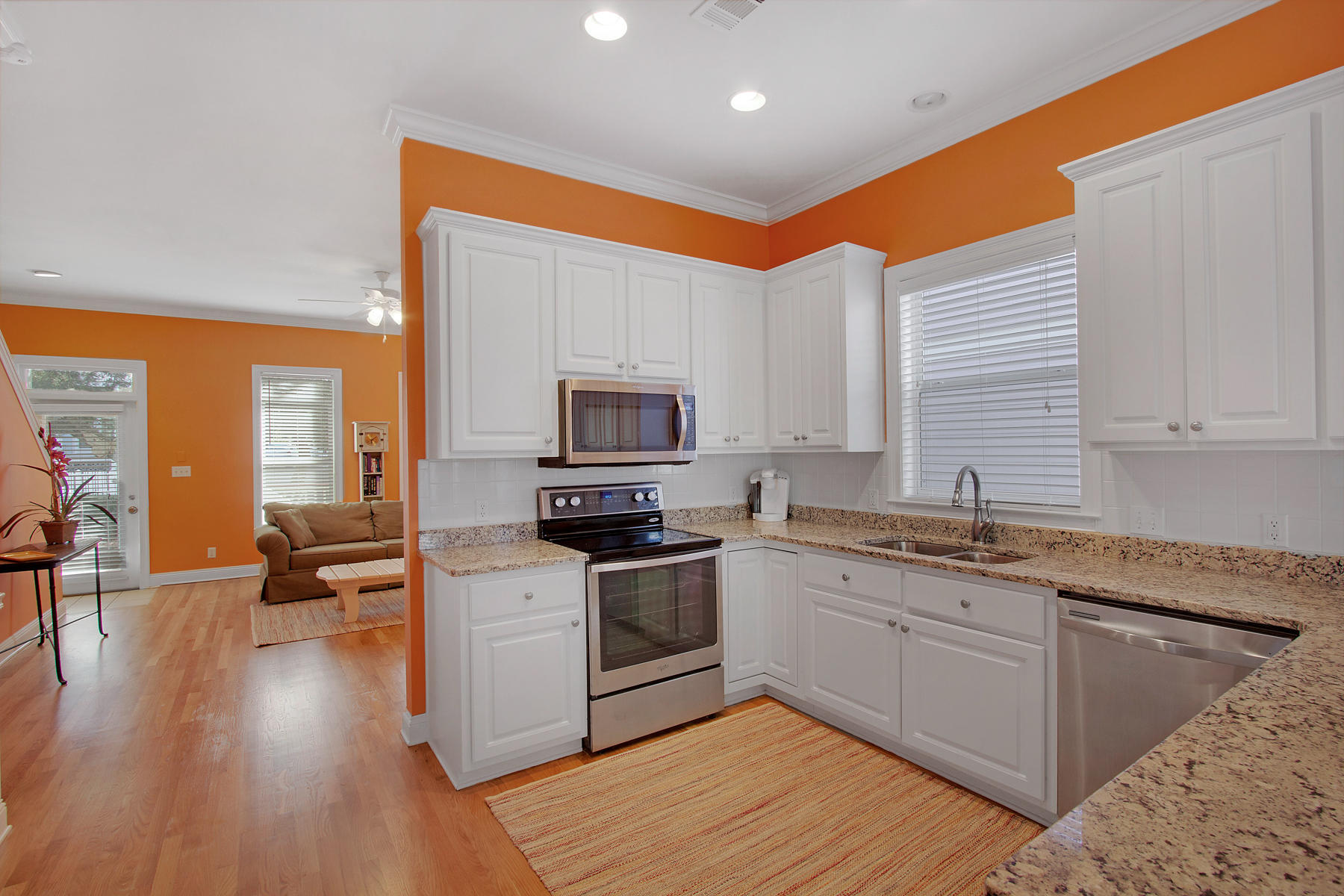 SUNRISE BEACH - Residential