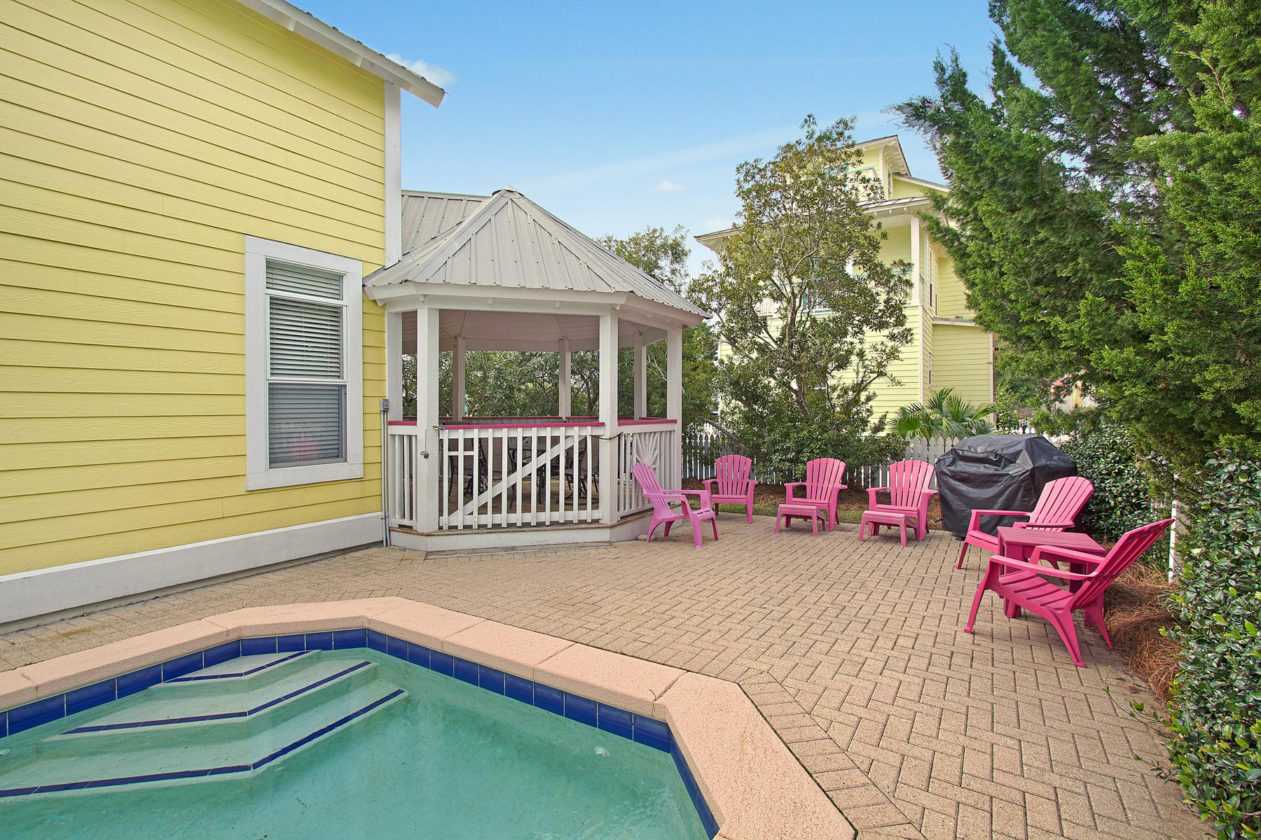 SUNRISE BEACH - Residential