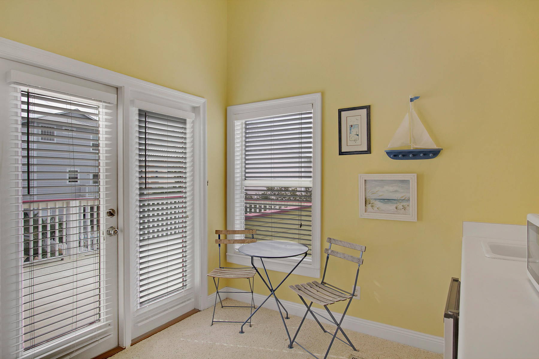 SUNRISE BEACH - Residential