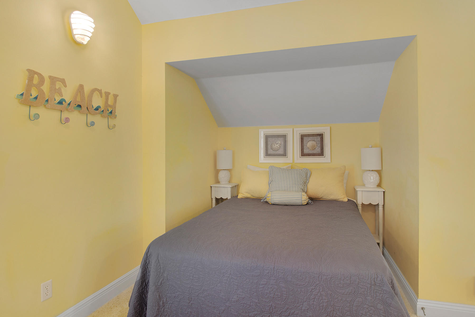 SUNRISE BEACH - Residential