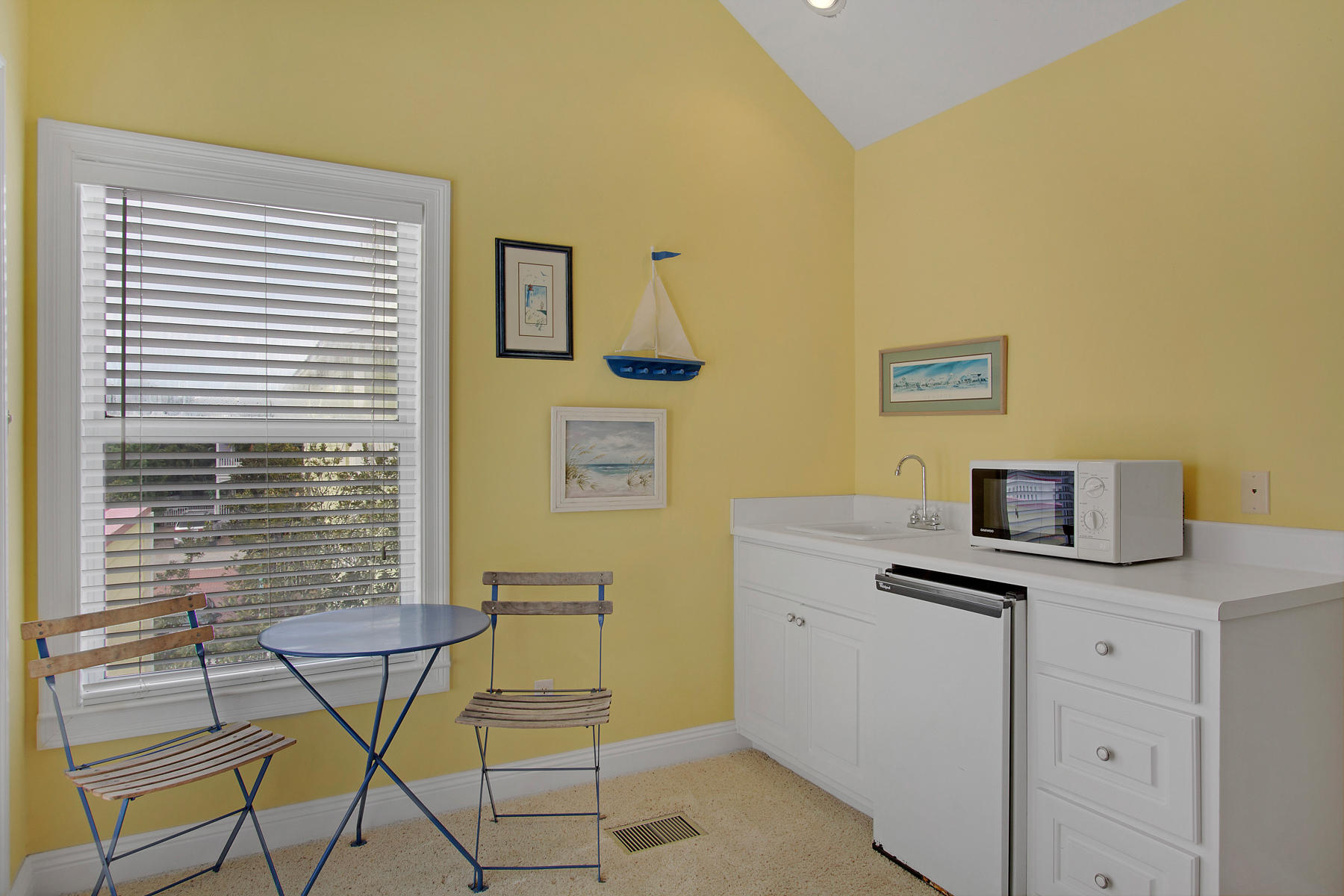 SUNRISE BEACH - Residential