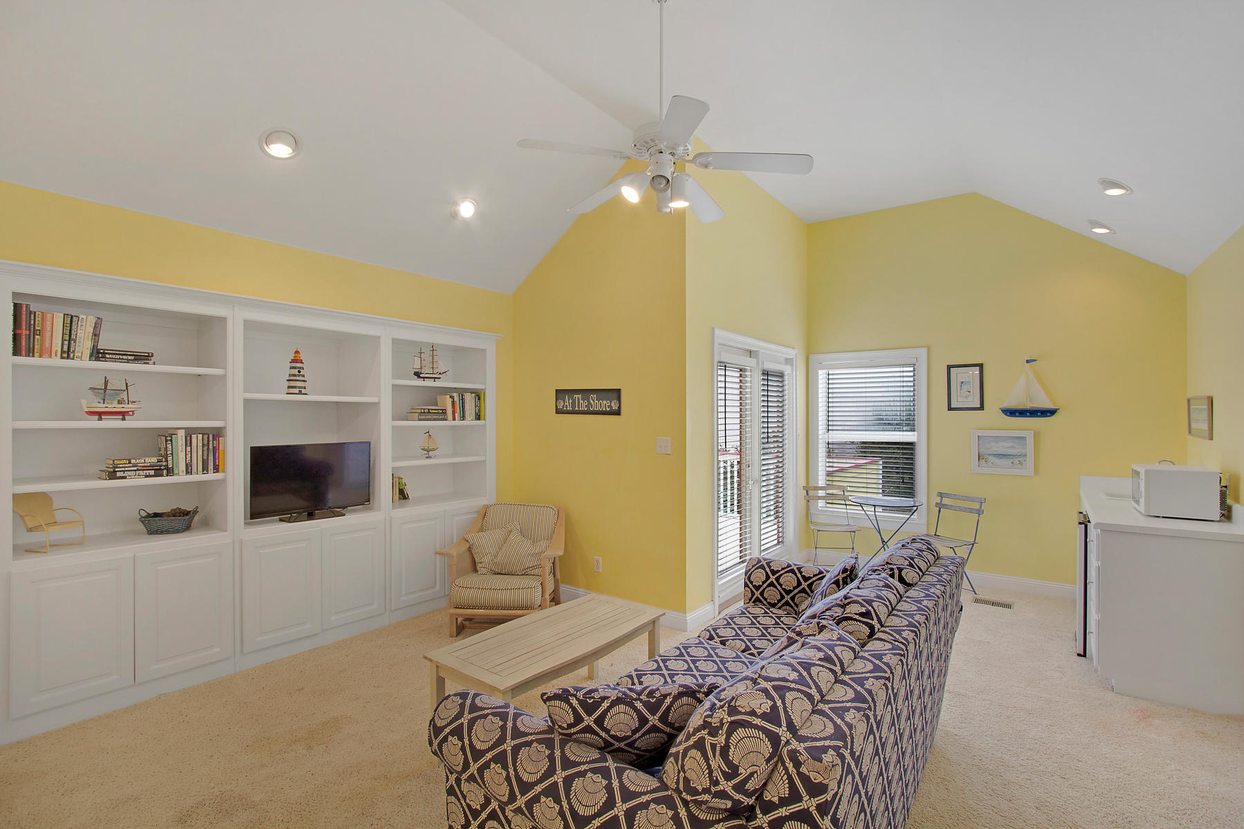 SUNRISE BEACH - Residential