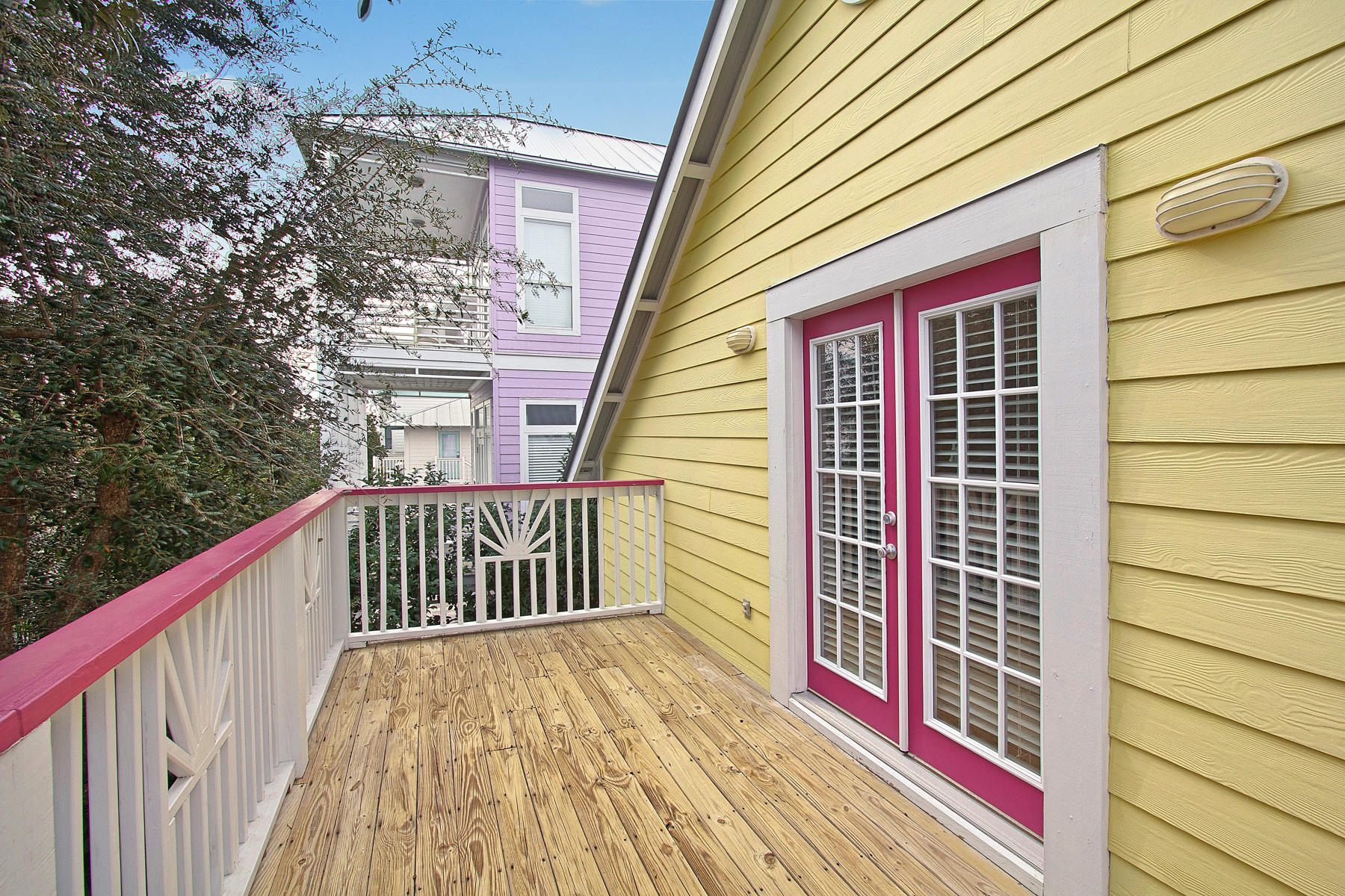 SUNRISE BEACH - Residential