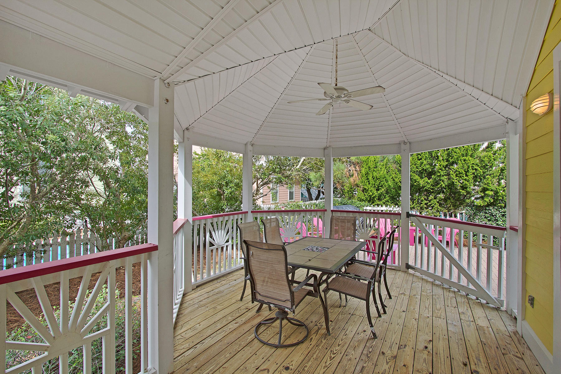 SUNRISE BEACH - Residential