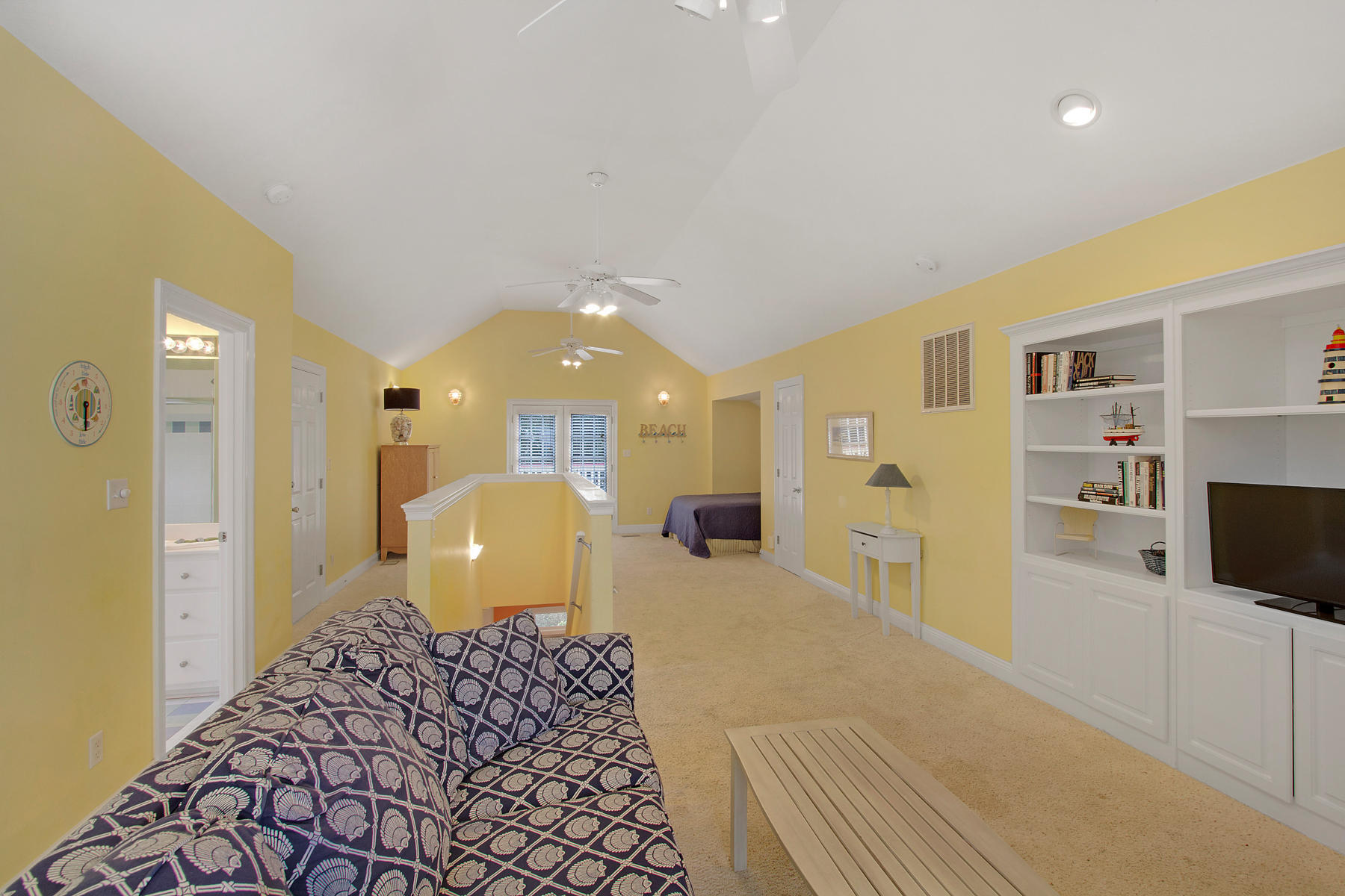 SUNRISE BEACH - Residential