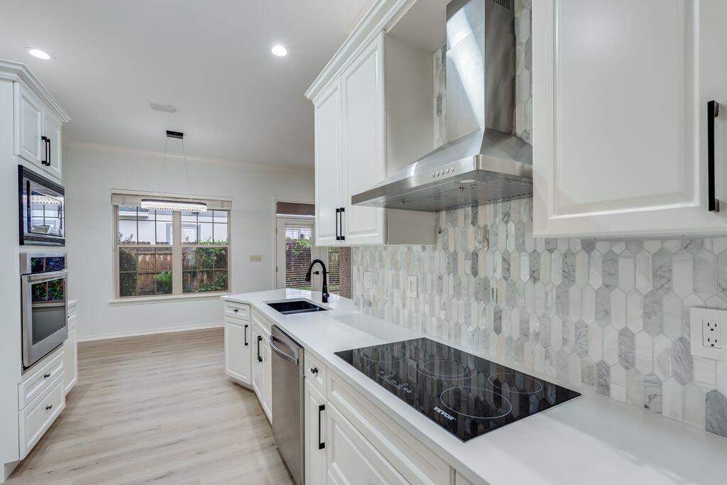 AVALON BEACH ESTATES - Residential