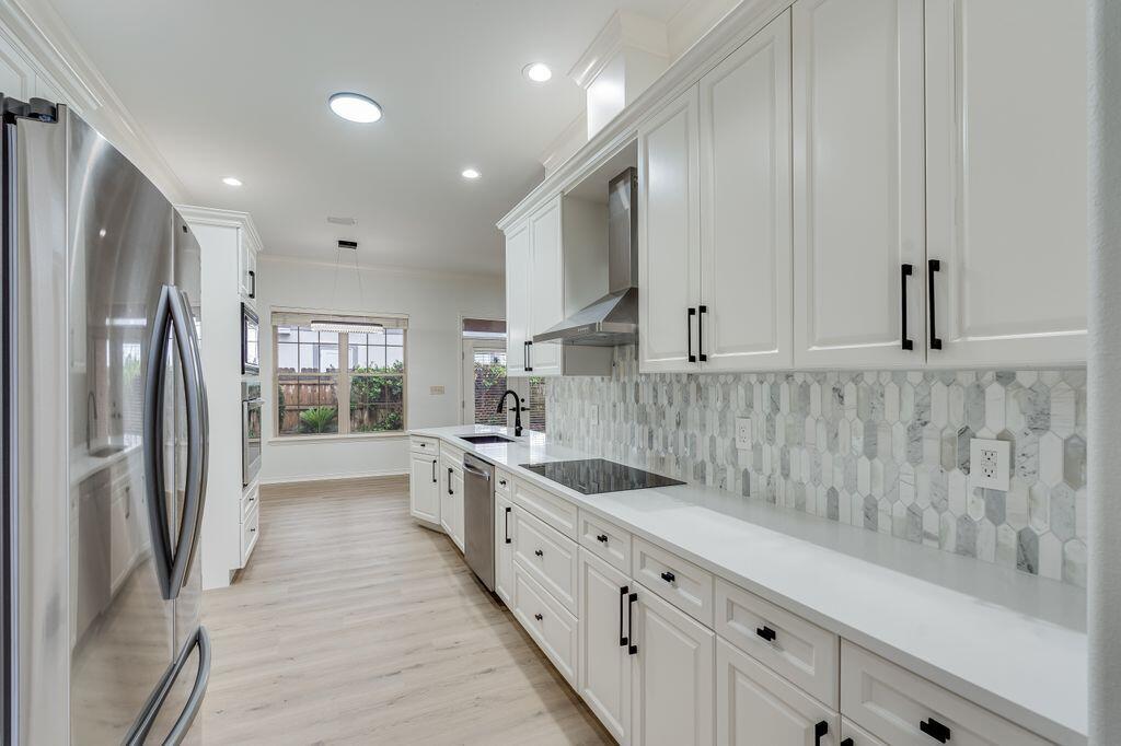 AVALON BEACH ESTATES - Residential