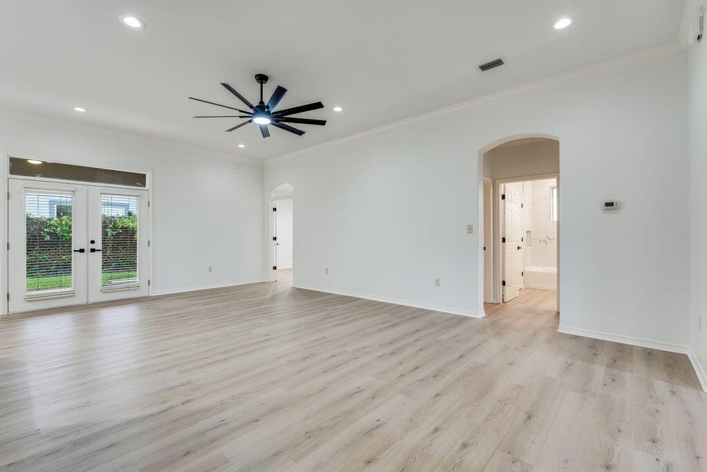 AVALON BEACH ESTATES - Residential