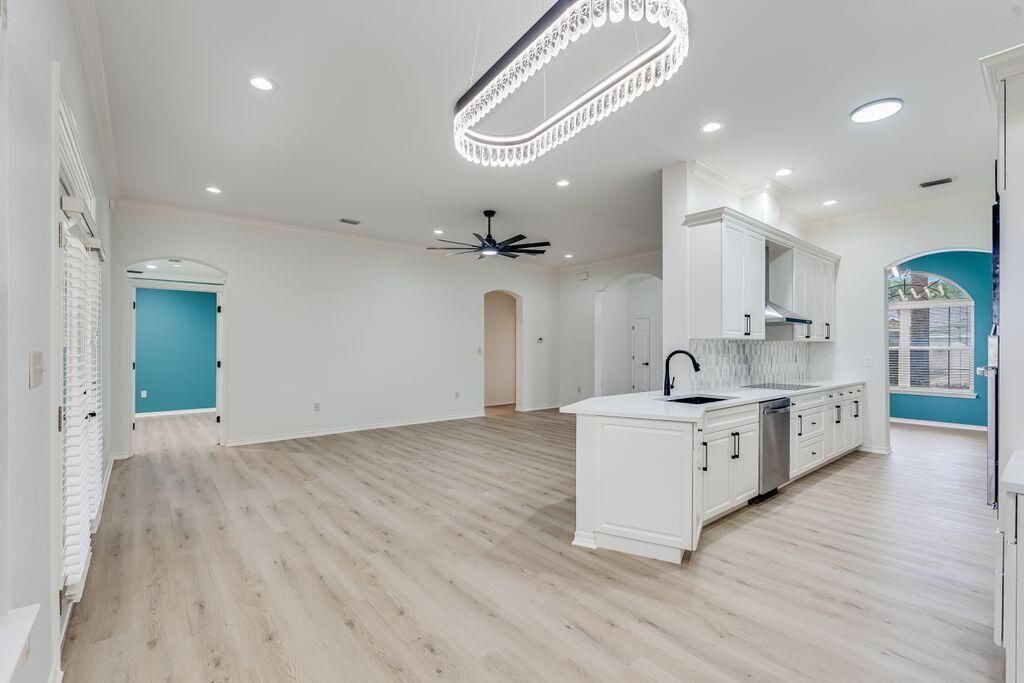 AVALON BEACH ESTATES - Residential