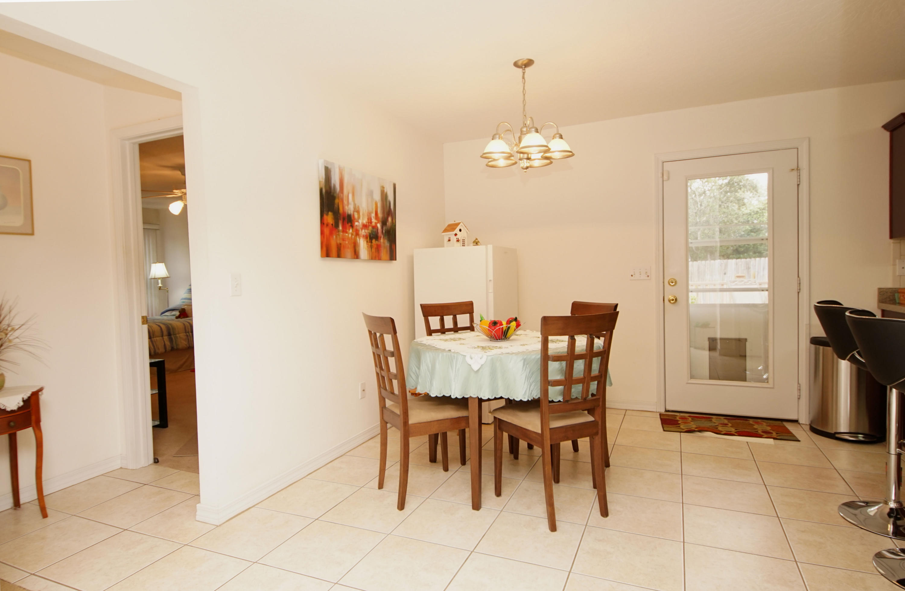 ELLIOTTS POINT - Residential