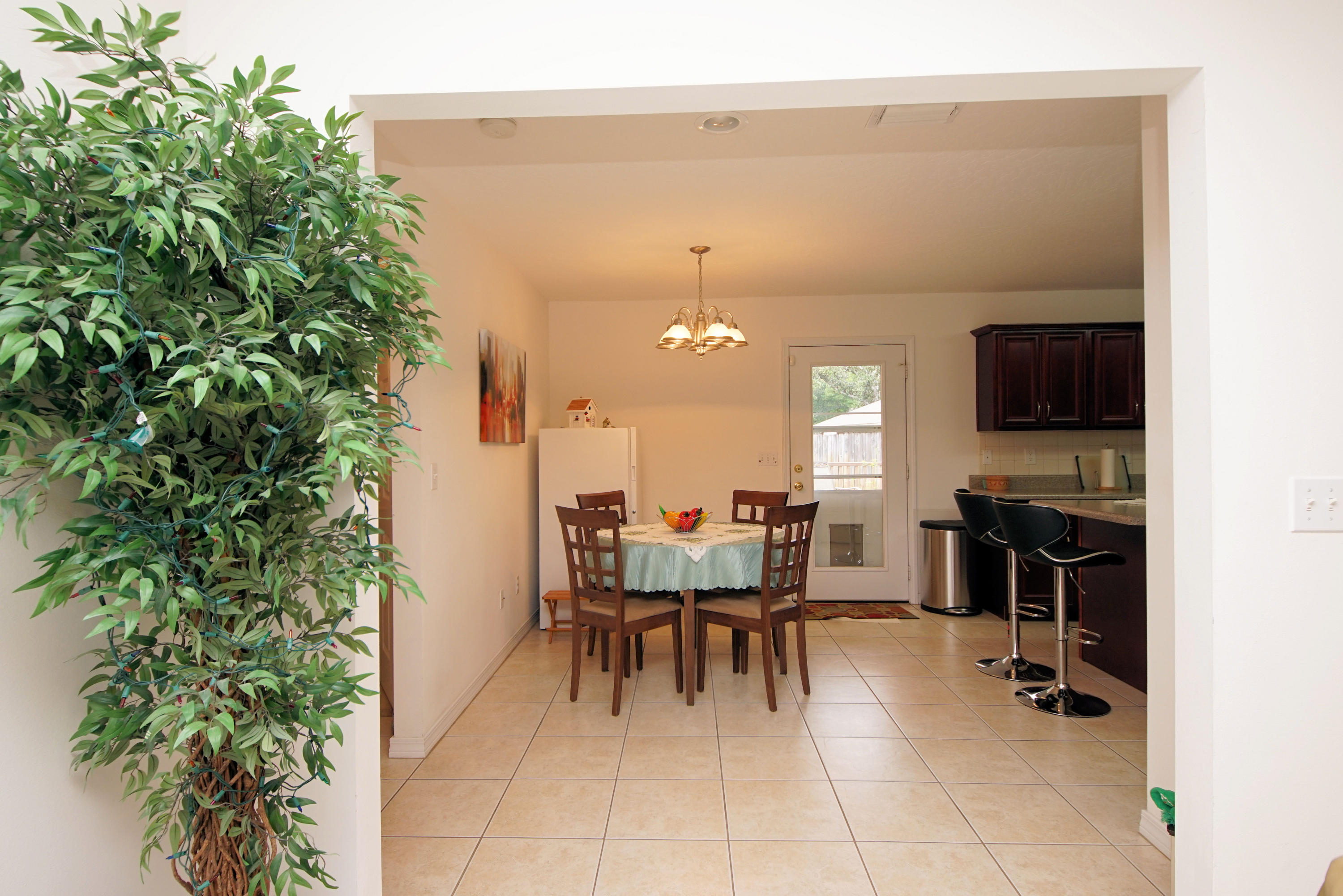 ELLIOTTS POINT - Residential