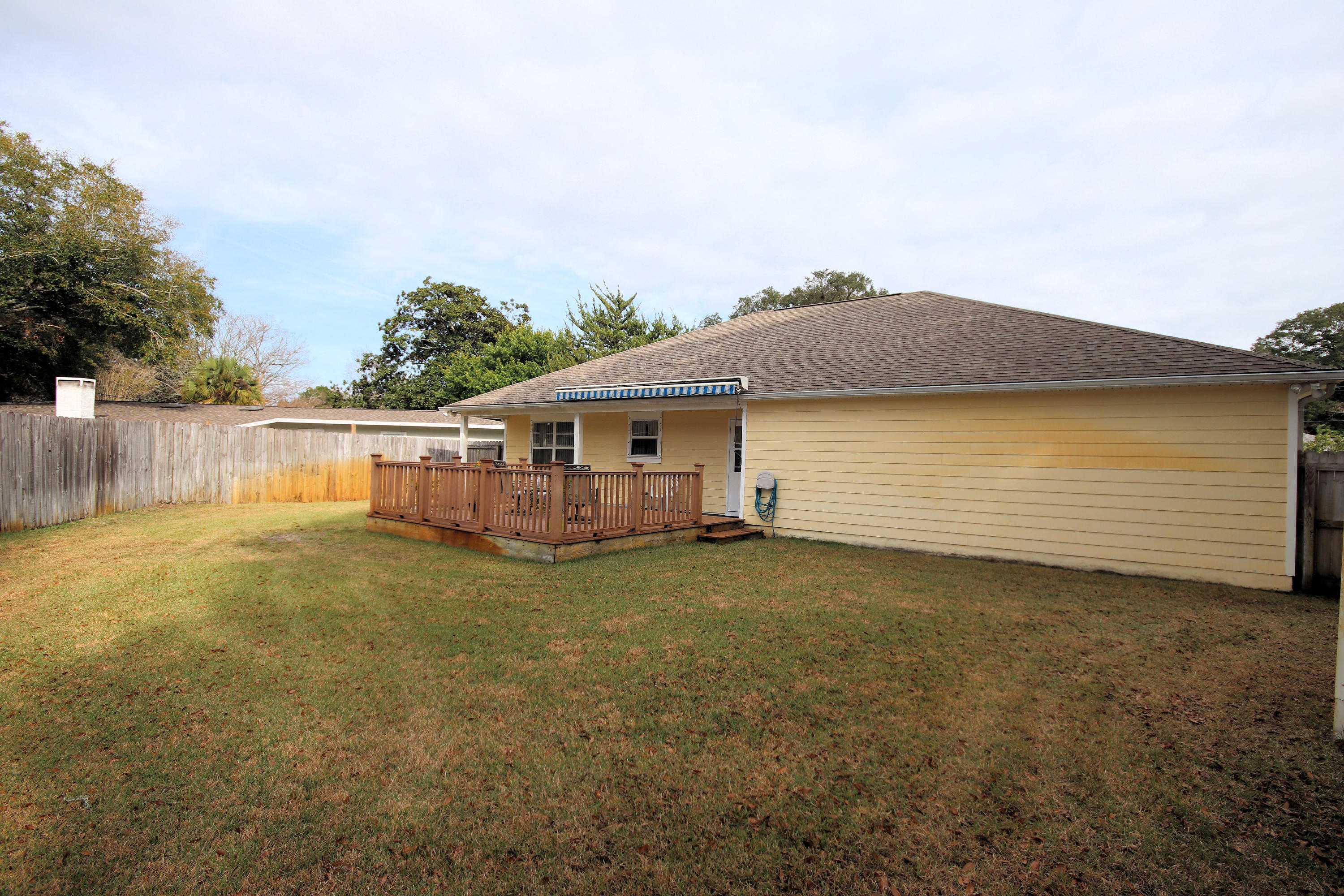 ELLIOTTS POINT - Residential