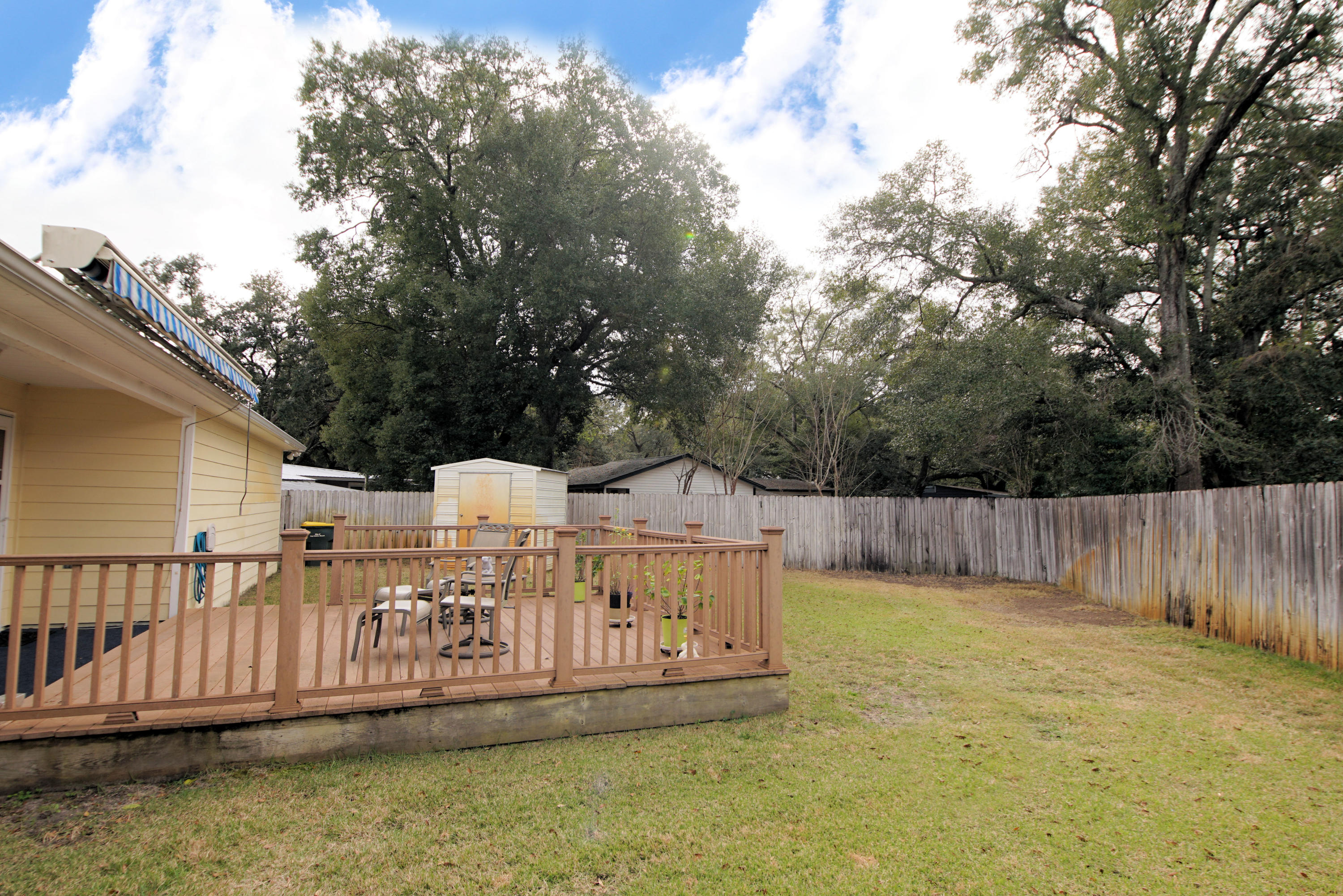 ELLIOTTS POINT - Residential