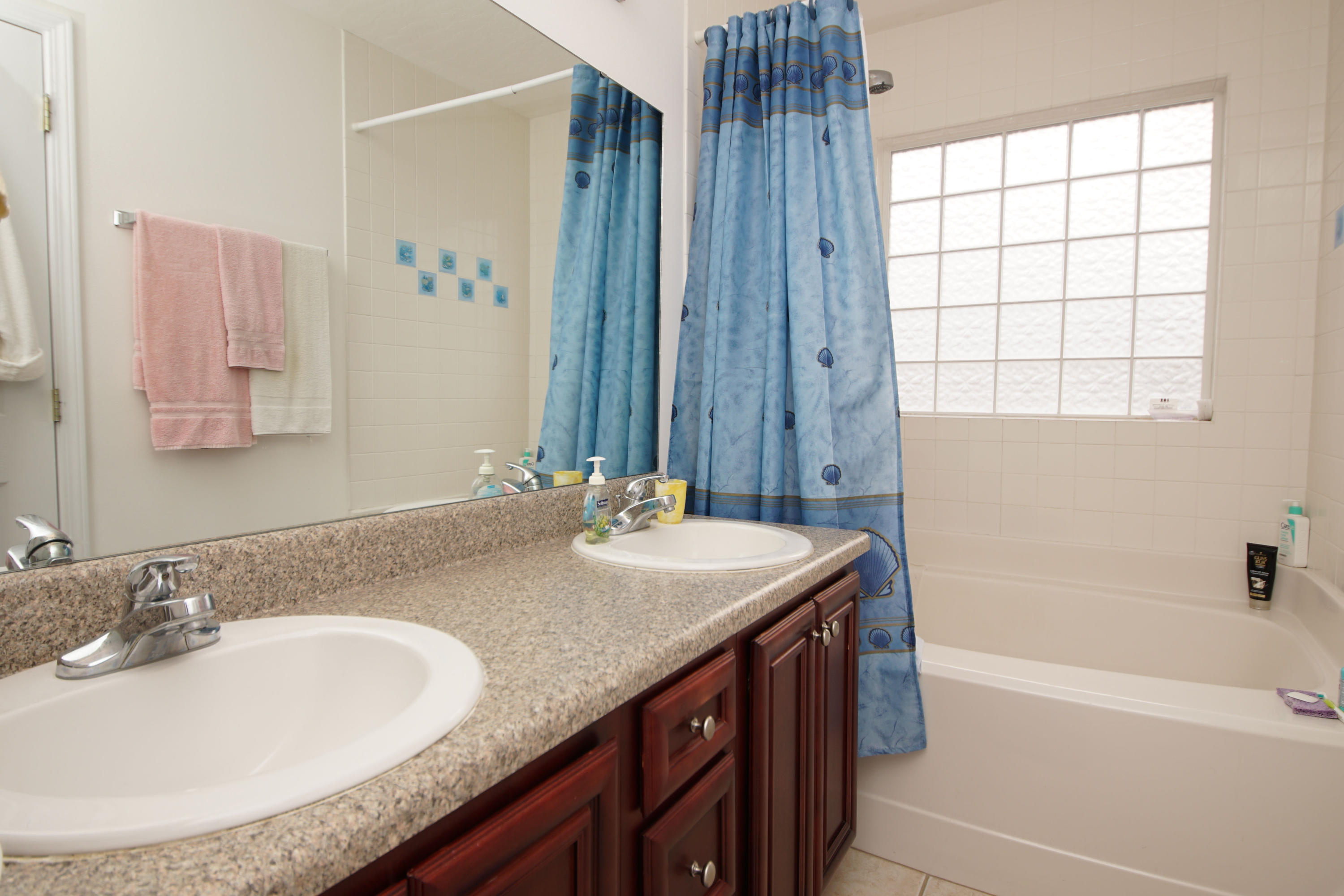 ELLIOTTS POINT - Residential