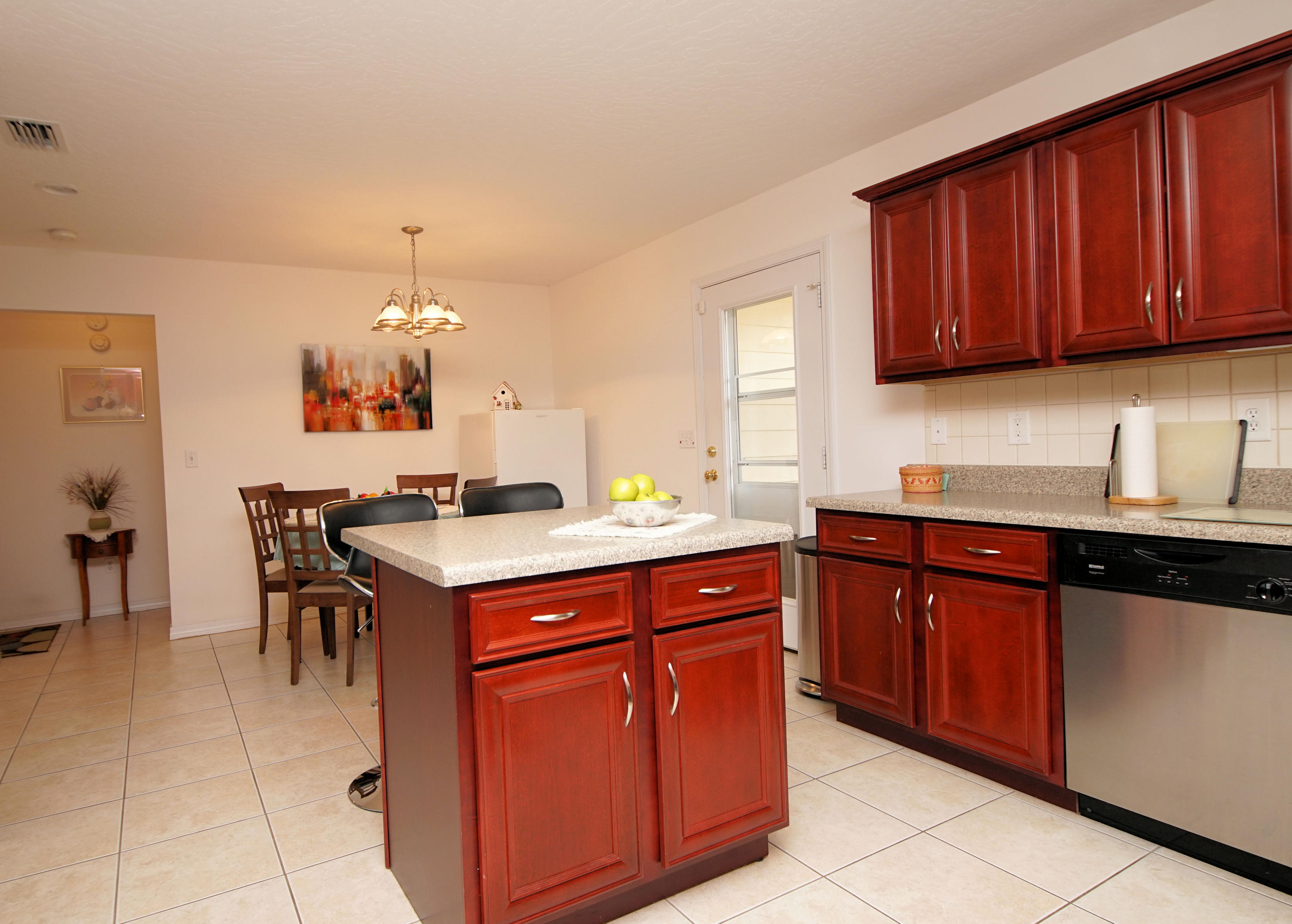 ELLIOTTS POINT - Residential