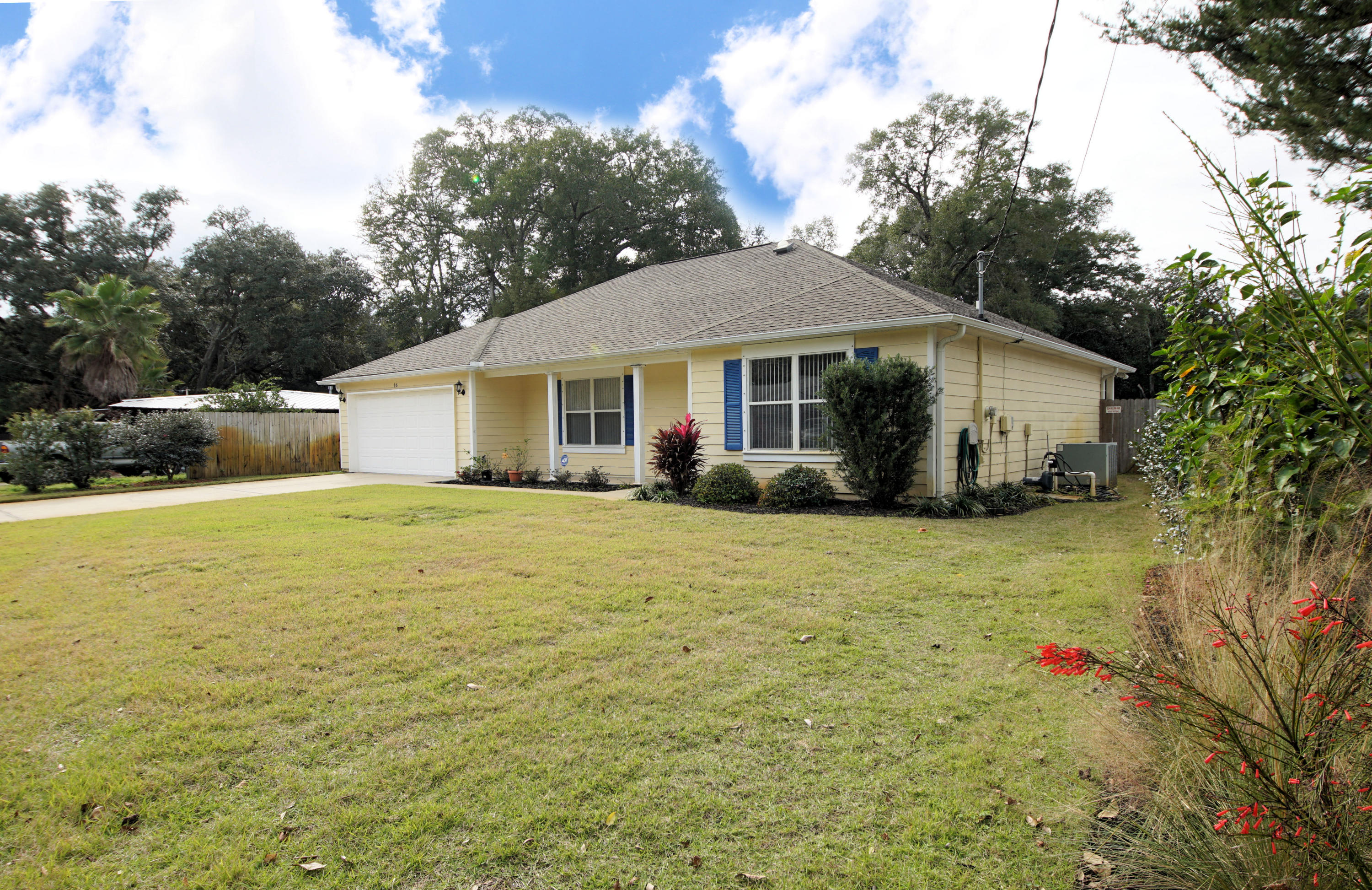 ELLIOTTS POINT - Residential