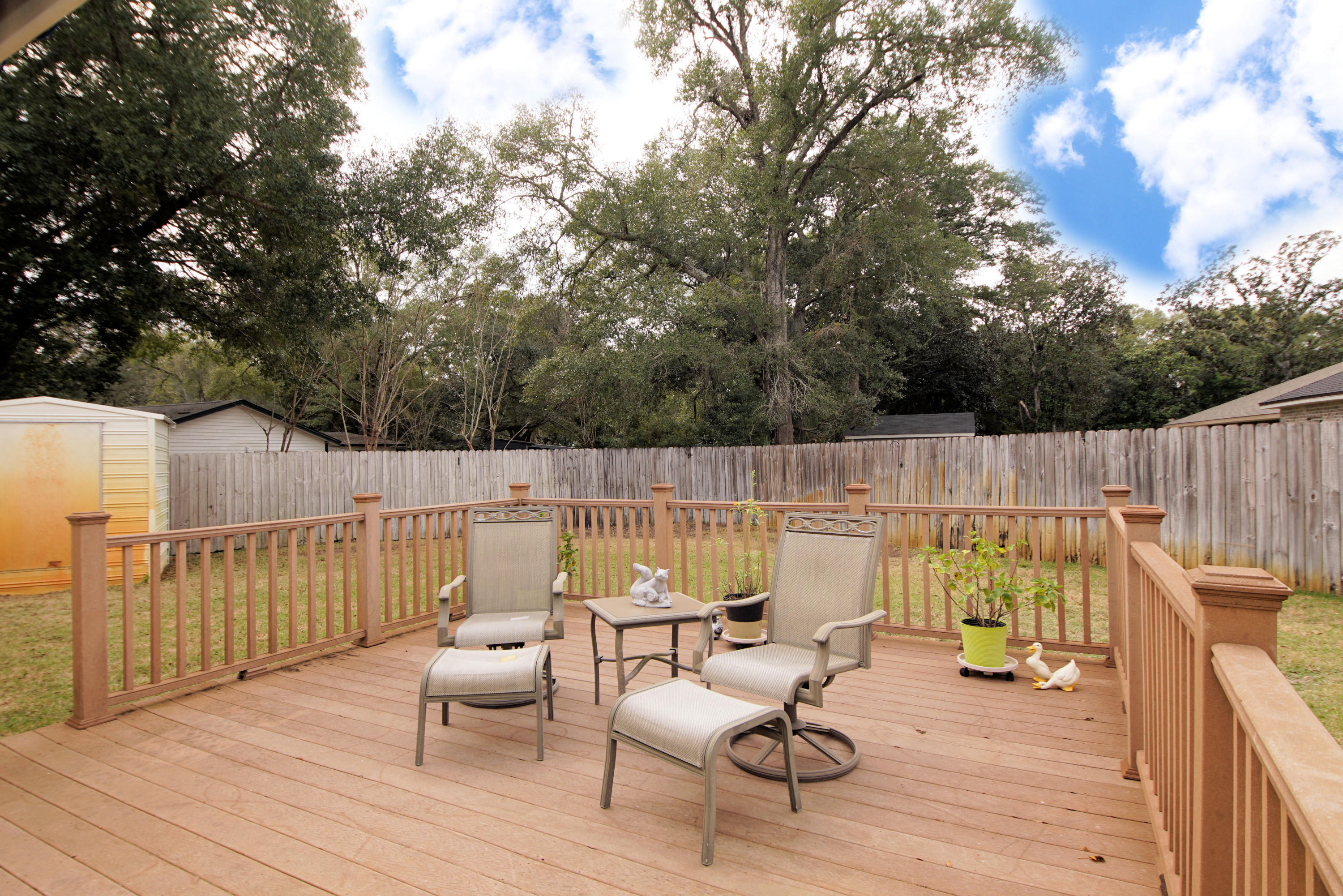 ELLIOTTS POINT - Residential