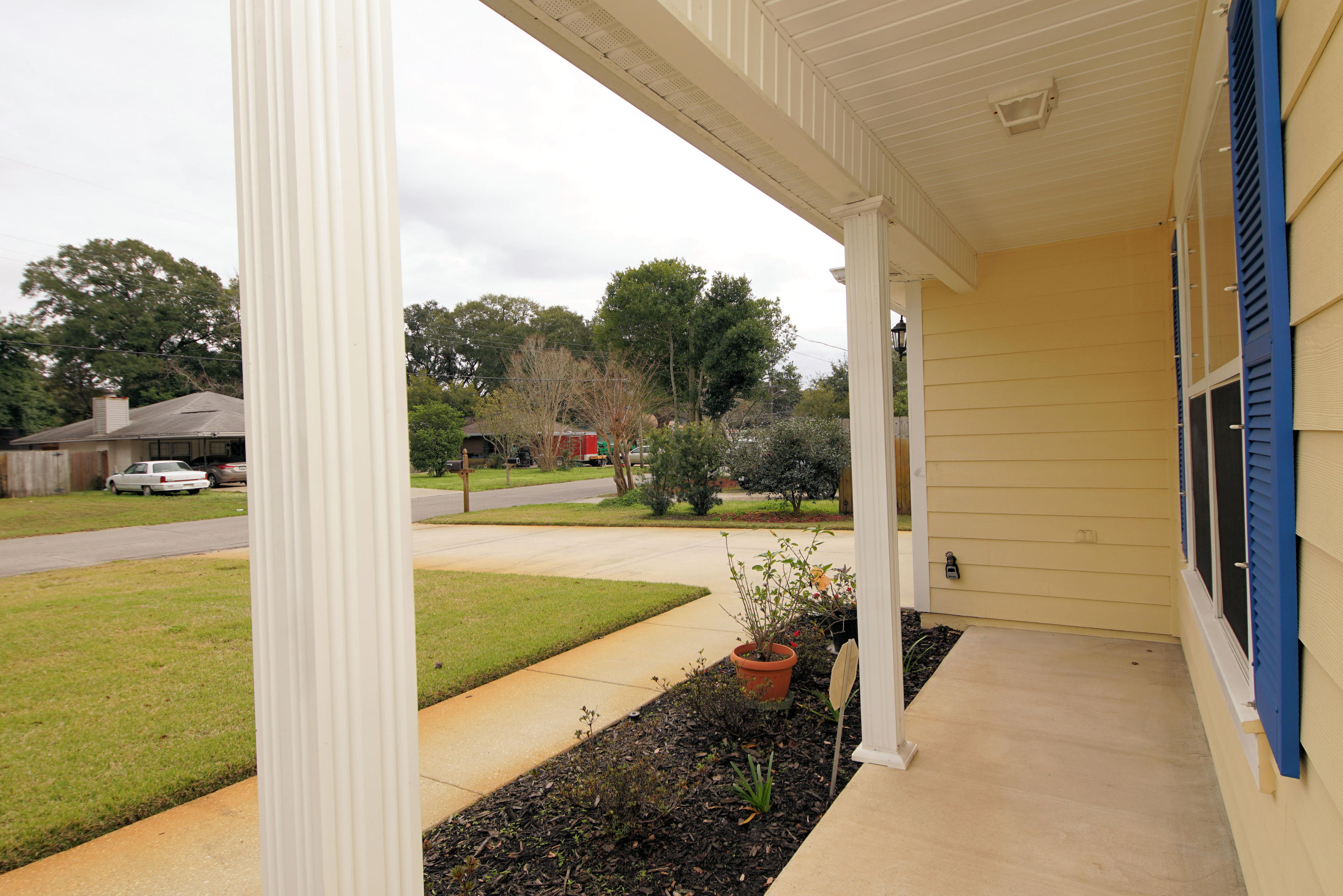 ELLIOTTS POINT - Residential