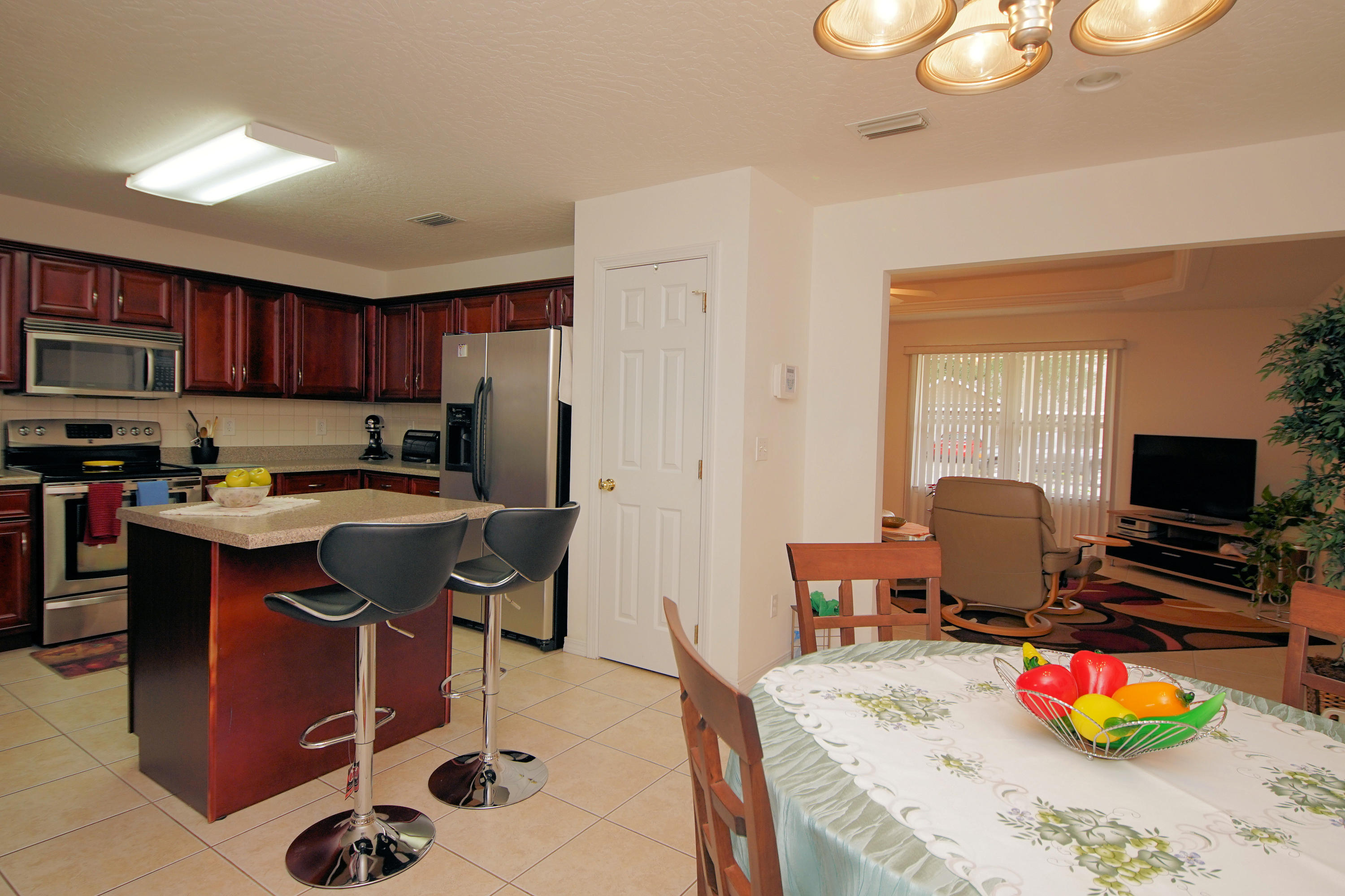 ELLIOTTS POINT - Residential