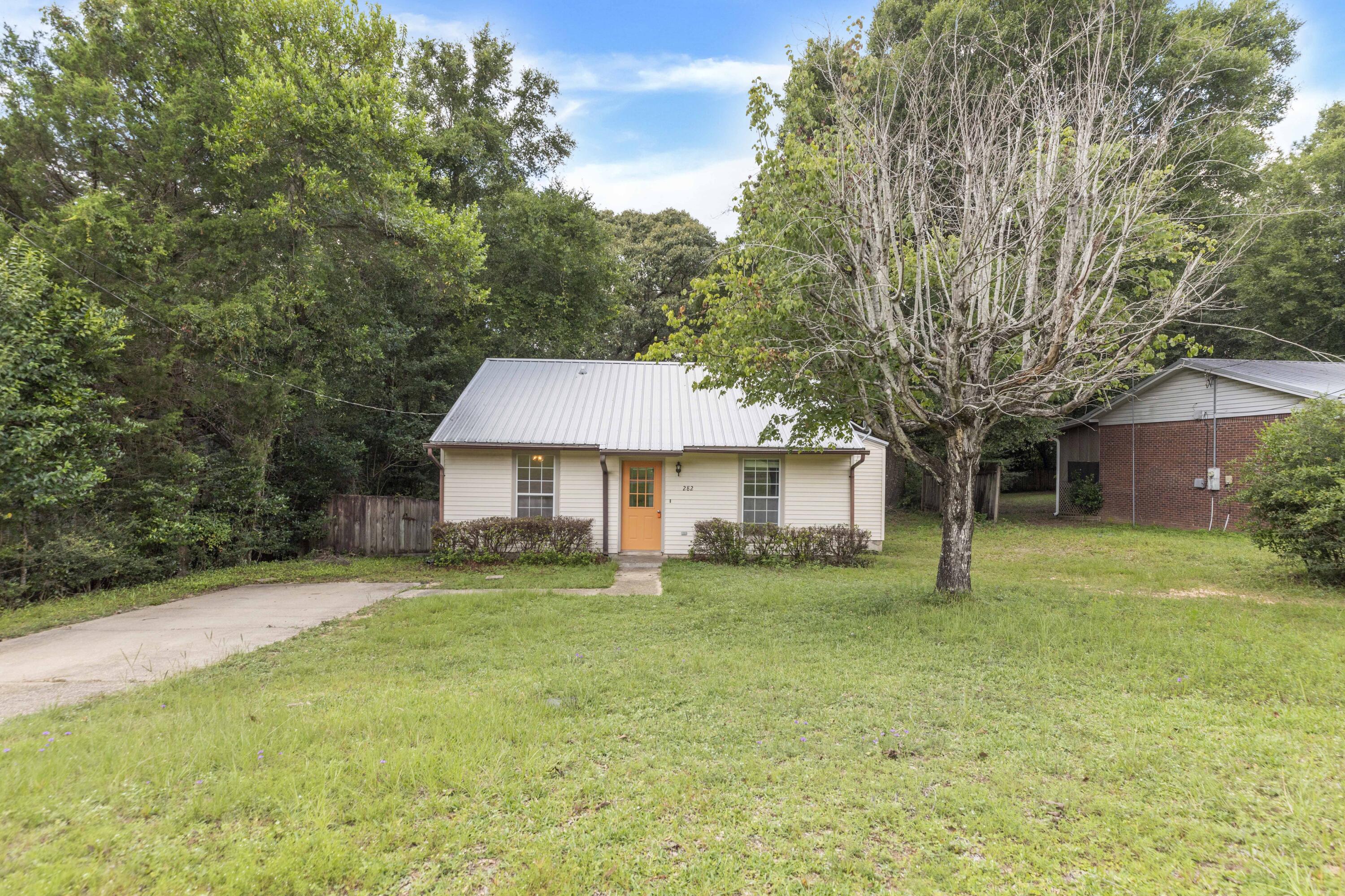 JACK KENNEDY 1ST ADD LOT 3 BLK 5 - Residential Lease