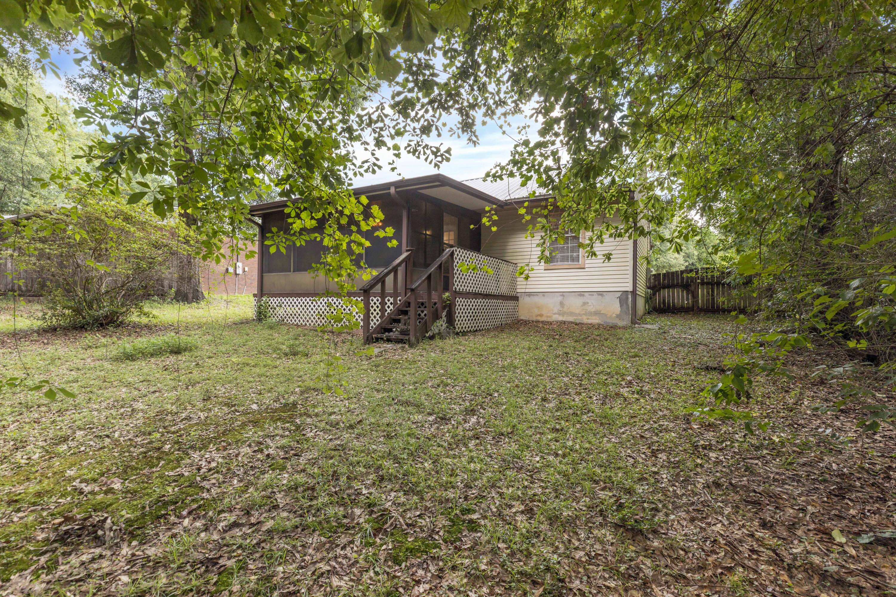 JACK KENNEDY 1ST ADD LOT 3 BLK 5 - Residential Lease