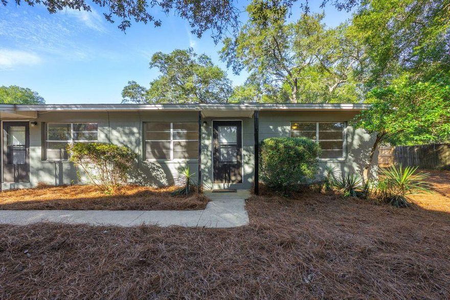 Remodeled 2 bedroom, 1 bathroom END UNIT available now. Solid LVP flooring throughout, fresh paint, updated lighting, new vanity and more. Exterior of the building was also renovated within the last year. No pets. Message agent for an application.