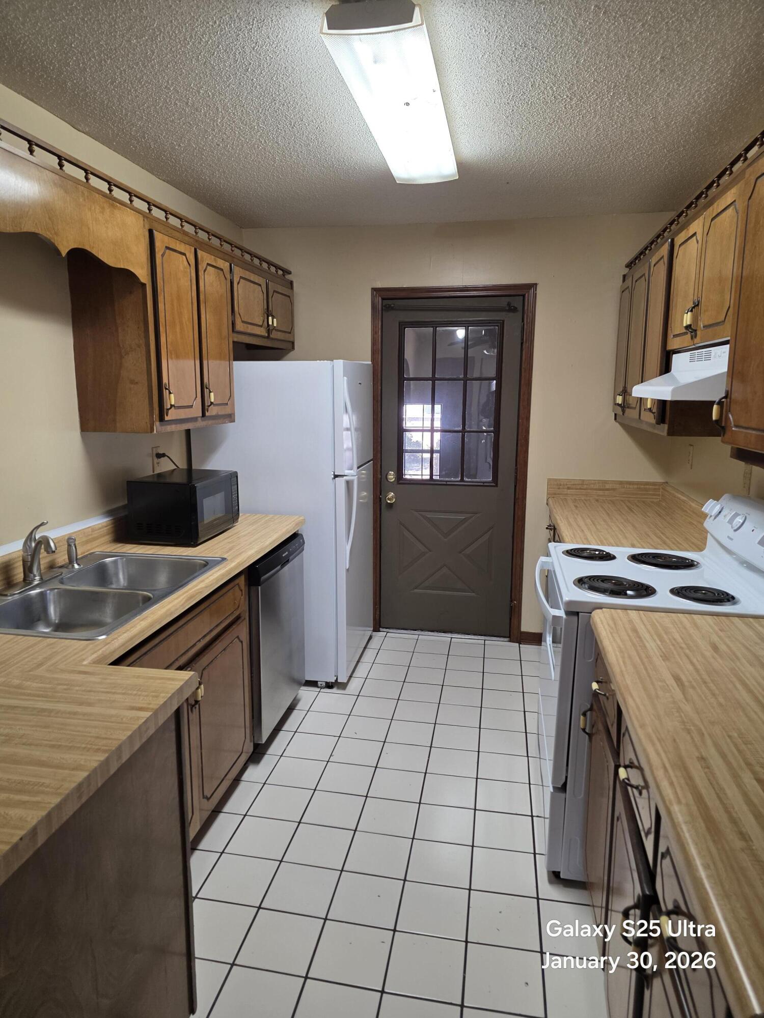 RANSOM PINES AMEND - Residential Lease