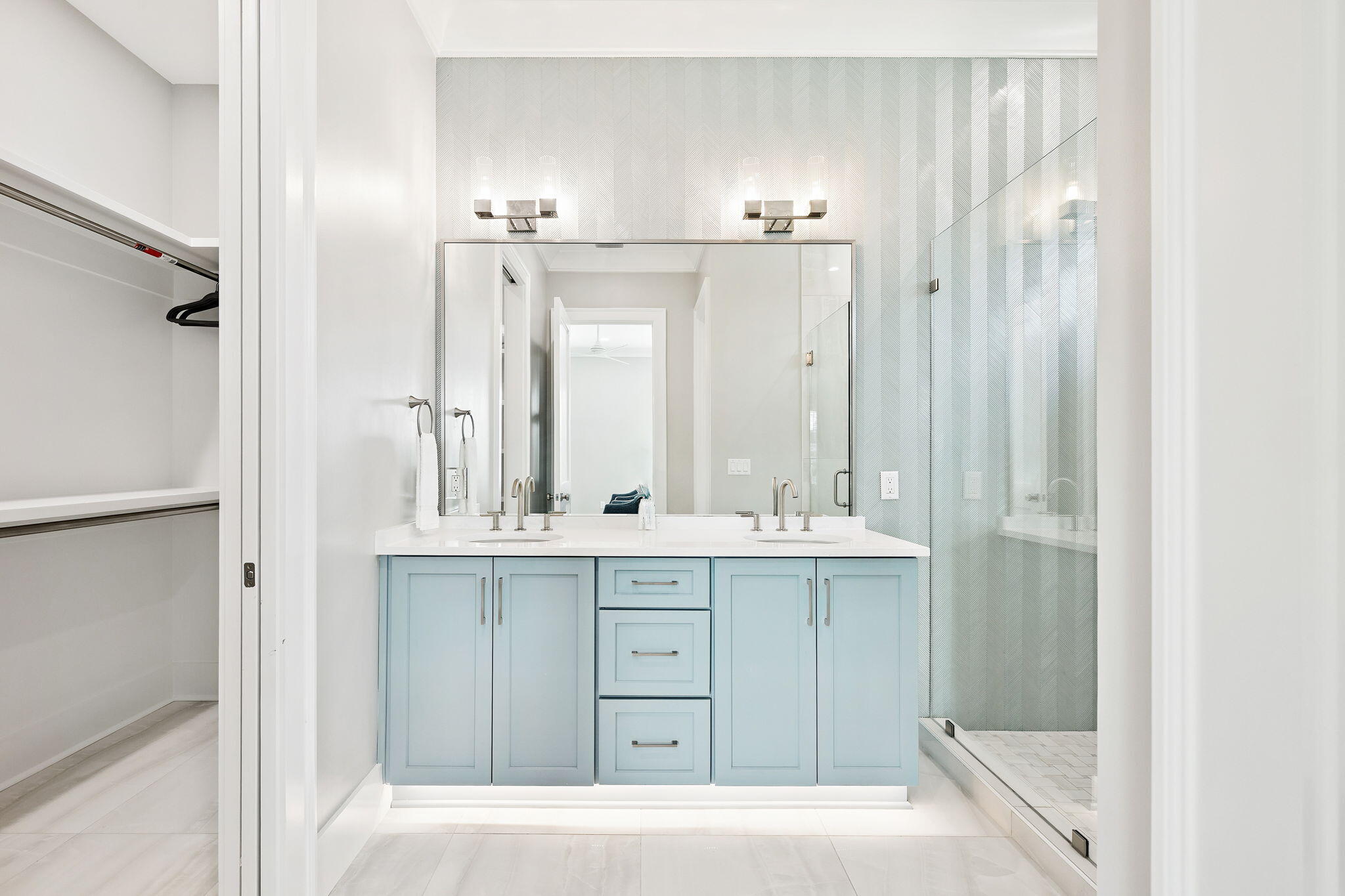 LAGUNA BEACH - Residential