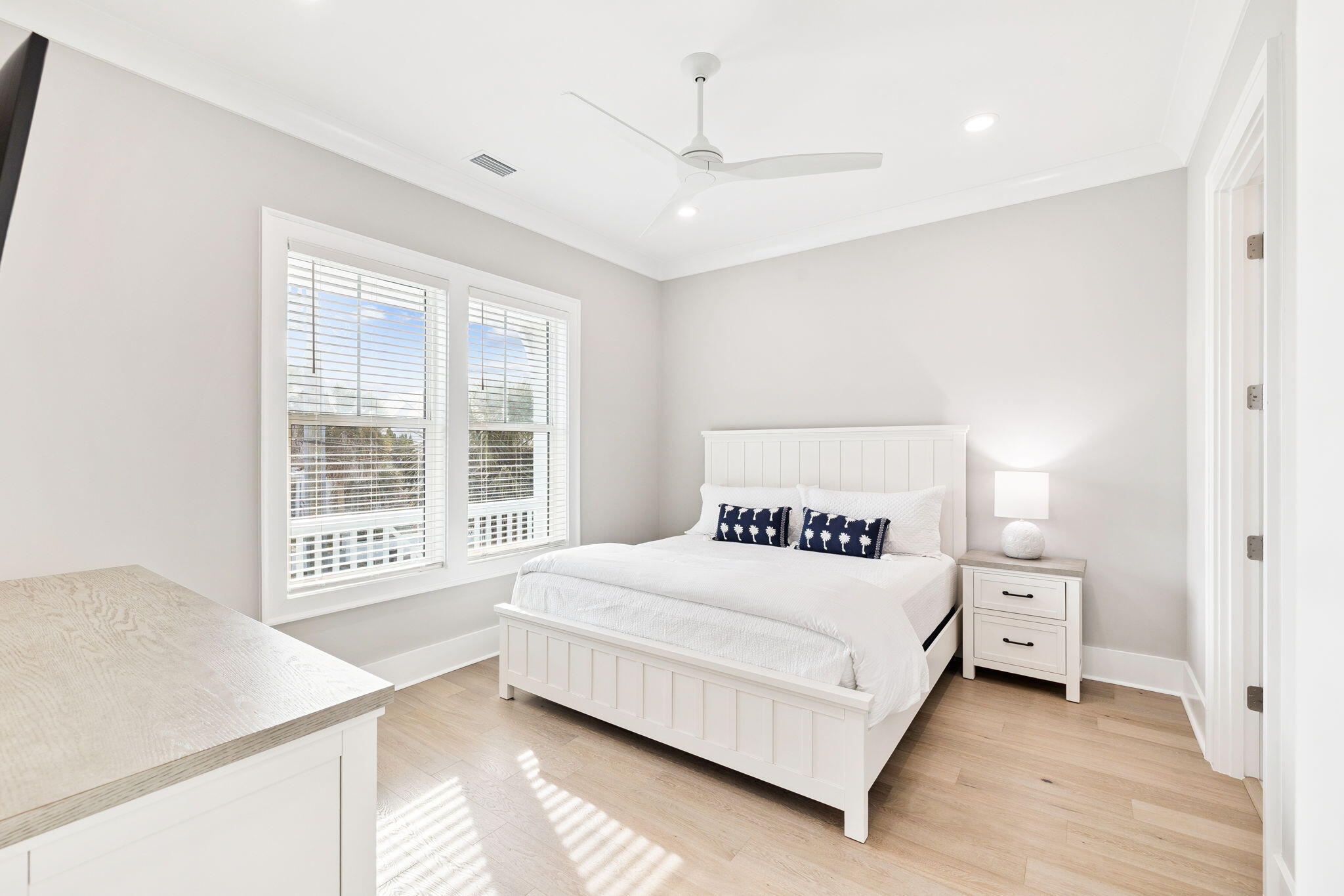 LAGUNA BEACH - Residential