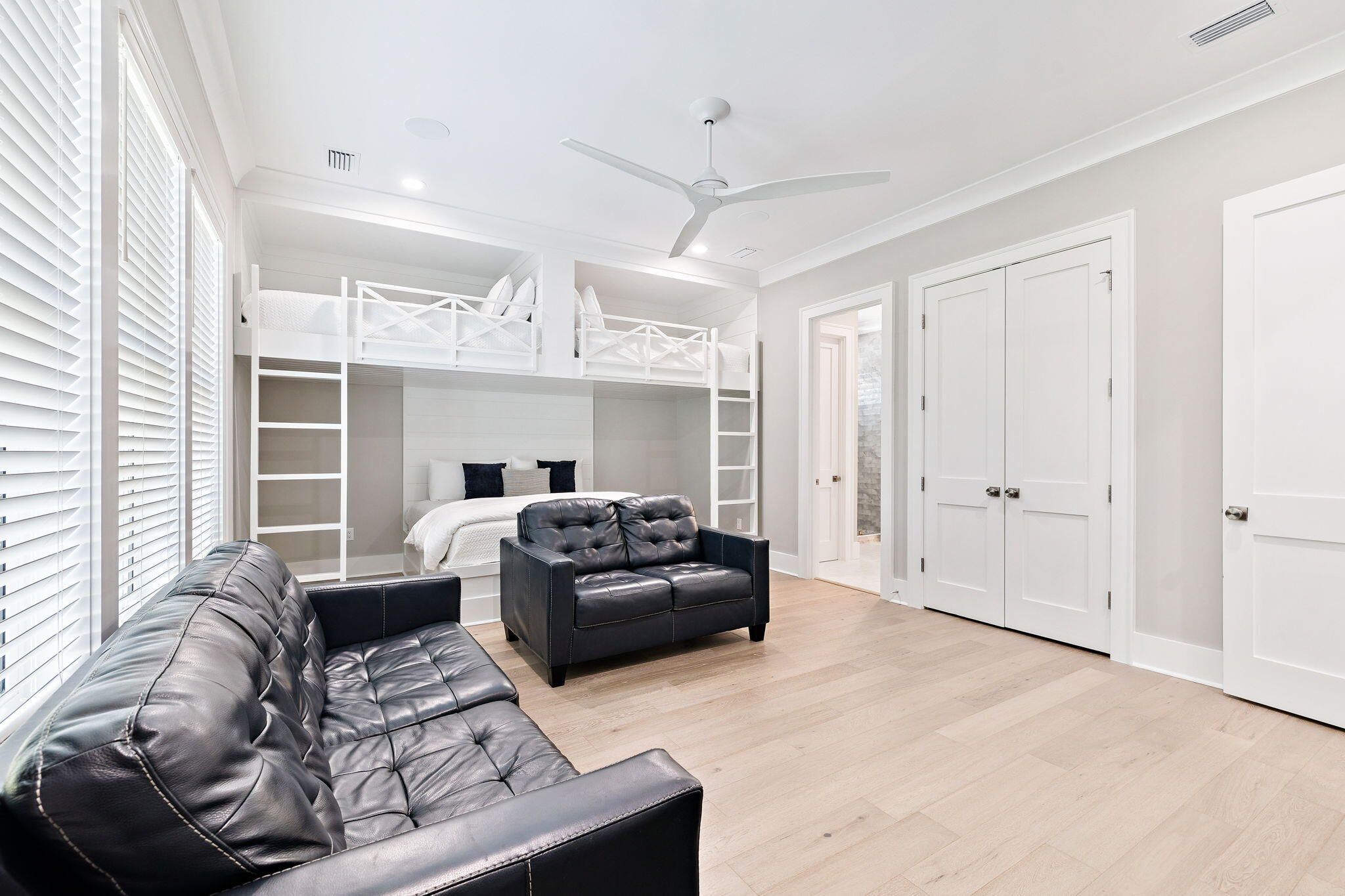 LAGUNA BEACH - Residential