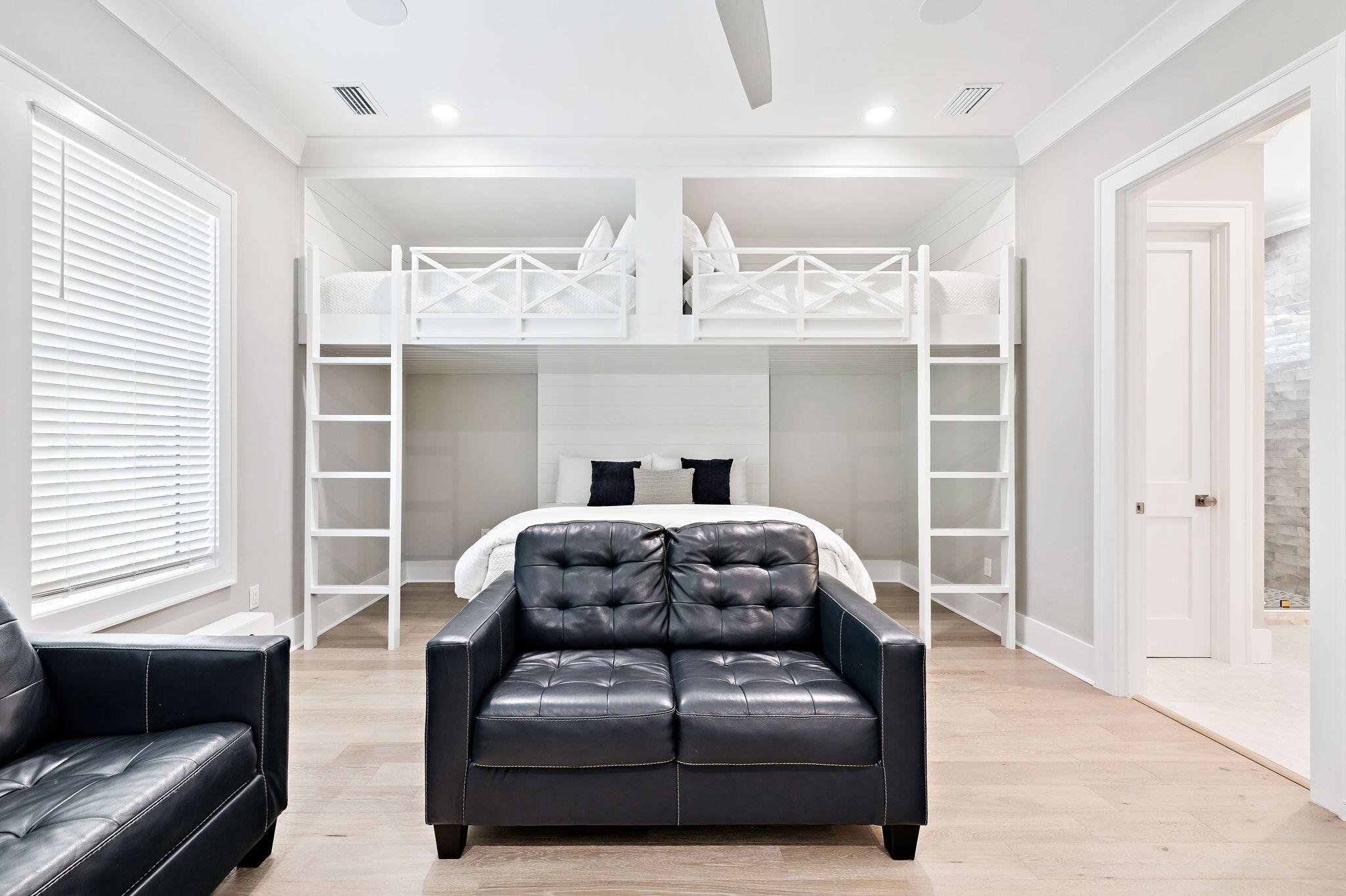 LAGUNA BEACH - Residential