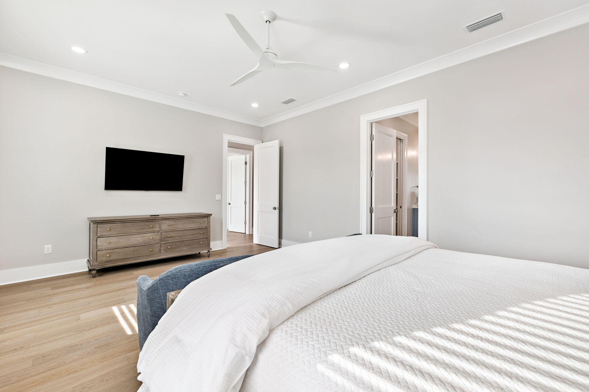 LAGUNA BEACH - Residential