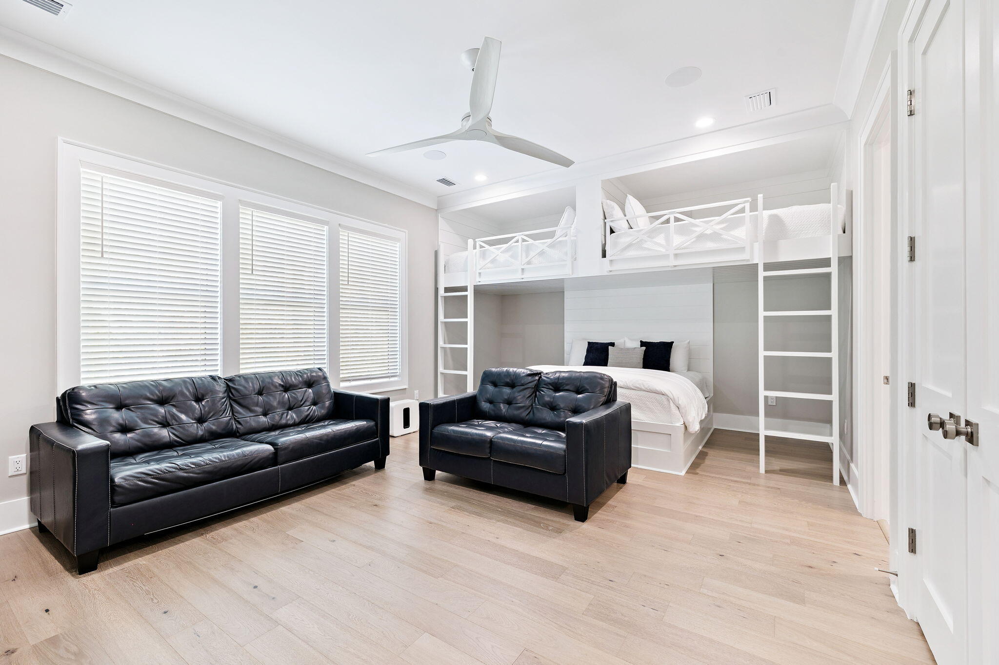 LAGUNA BEACH - Residential