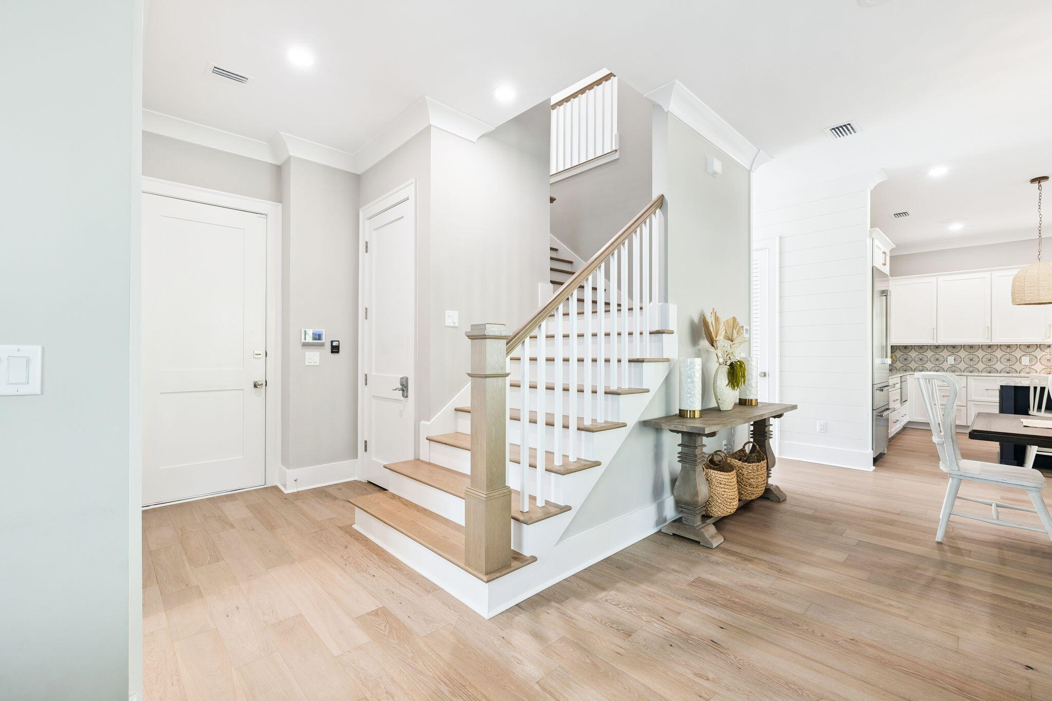 LAGUNA BEACH - Residential