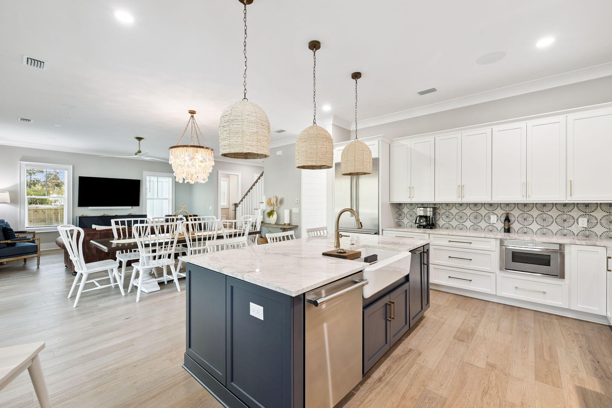 LAGUNA BEACH - Residential