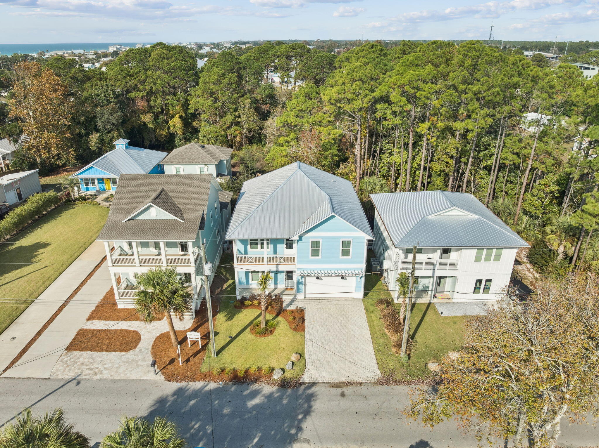 LAGUNA BEACH - Residential