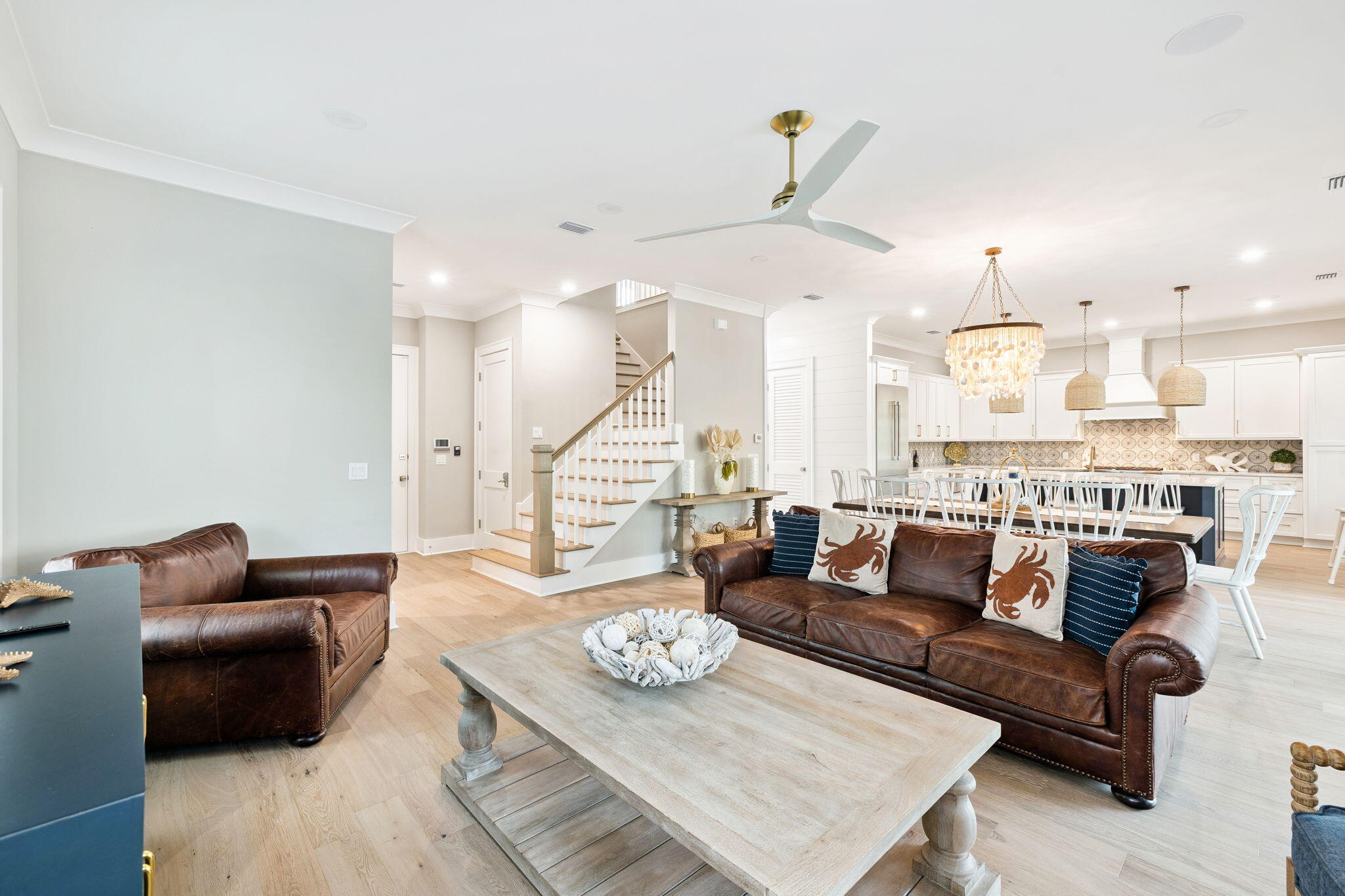 LAGUNA BEACH - Residential