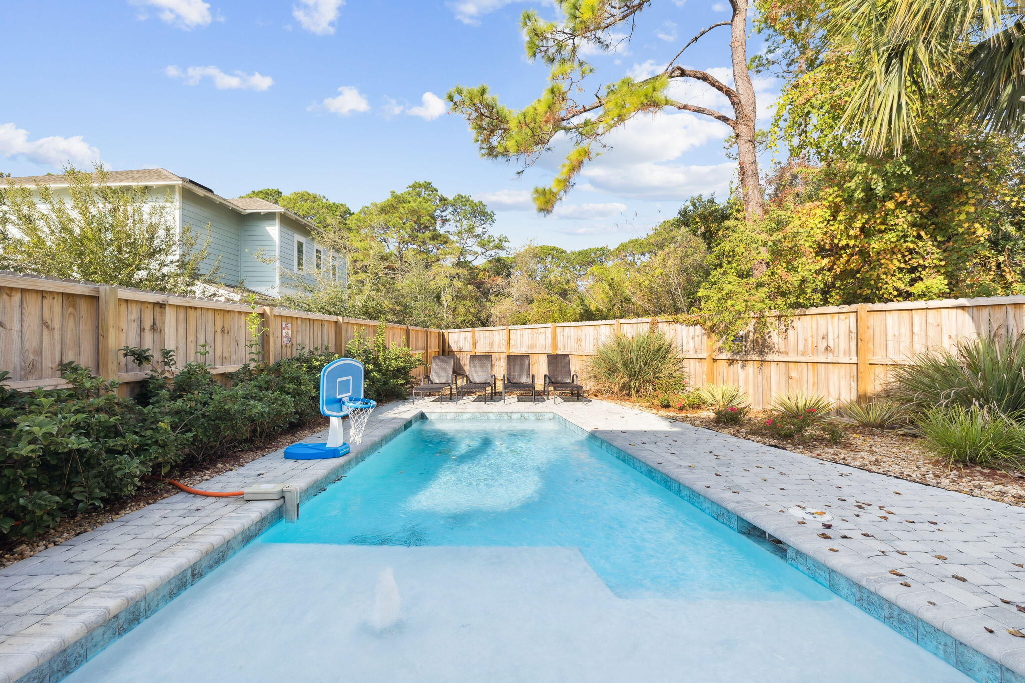 LAGUNA BEACH - Residential