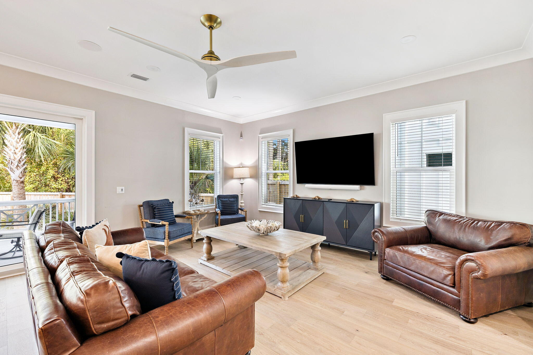 LAGUNA BEACH - Residential