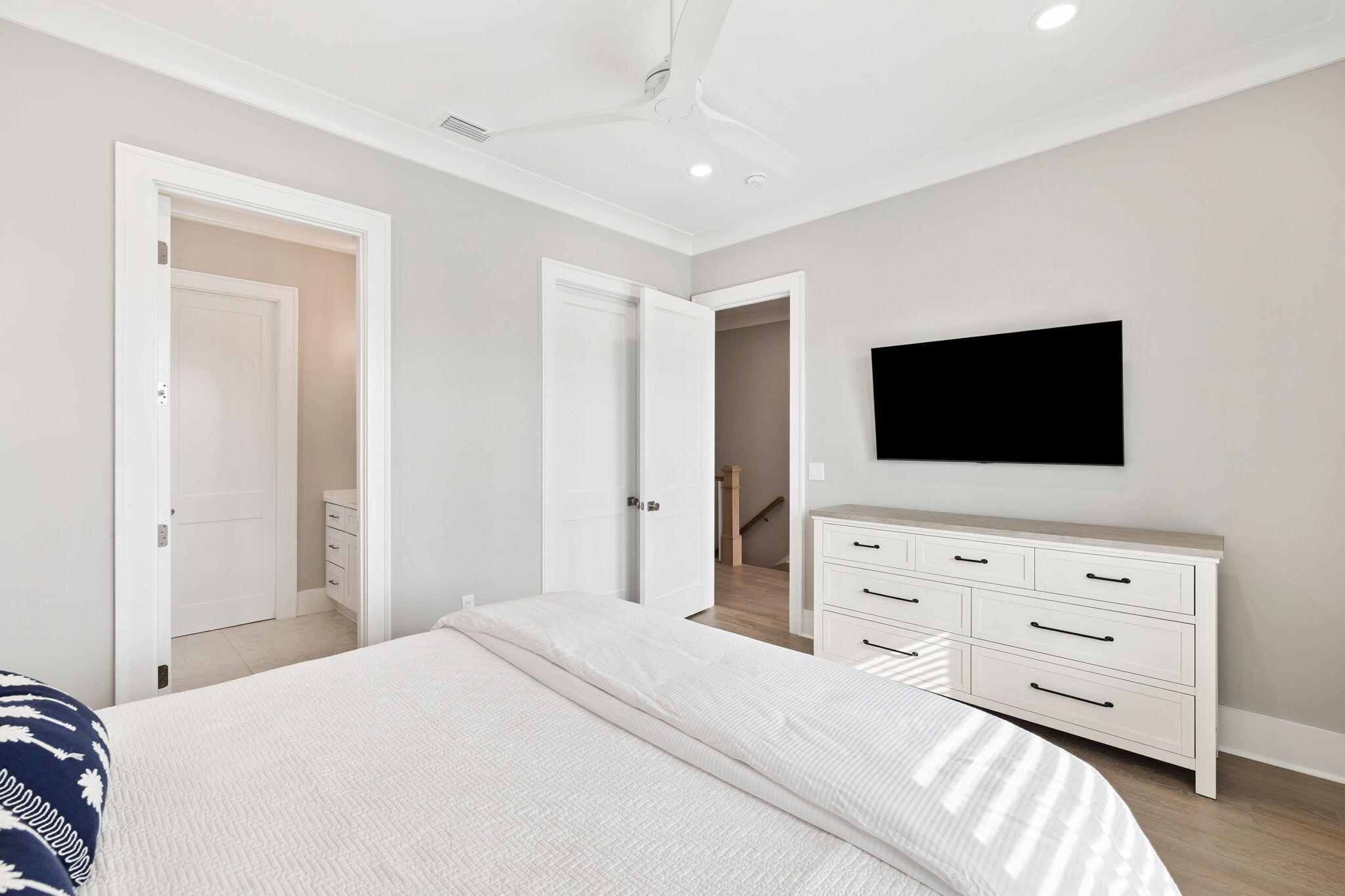 LAGUNA BEACH - Residential