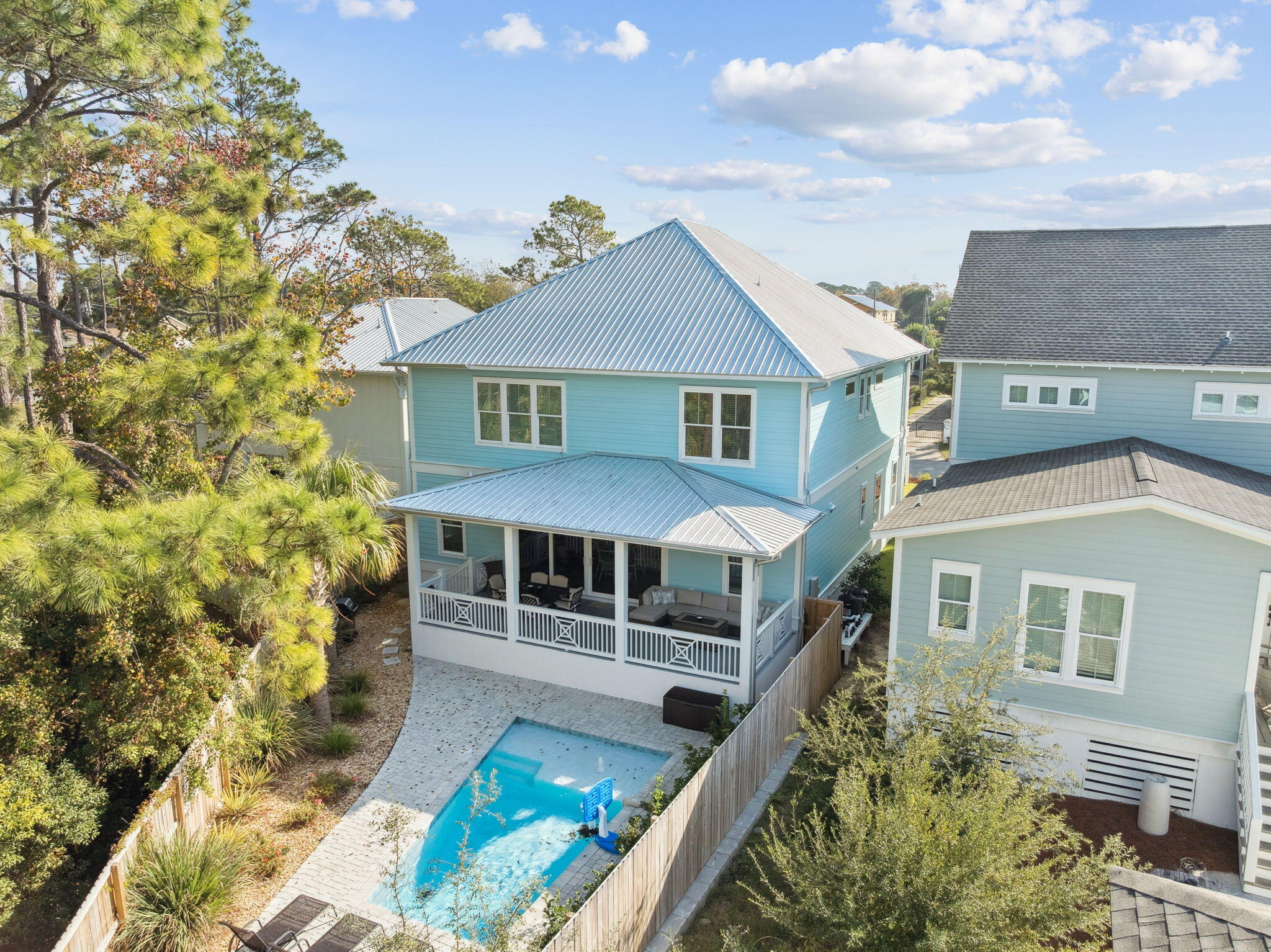 LAGUNA BEACH - Residential