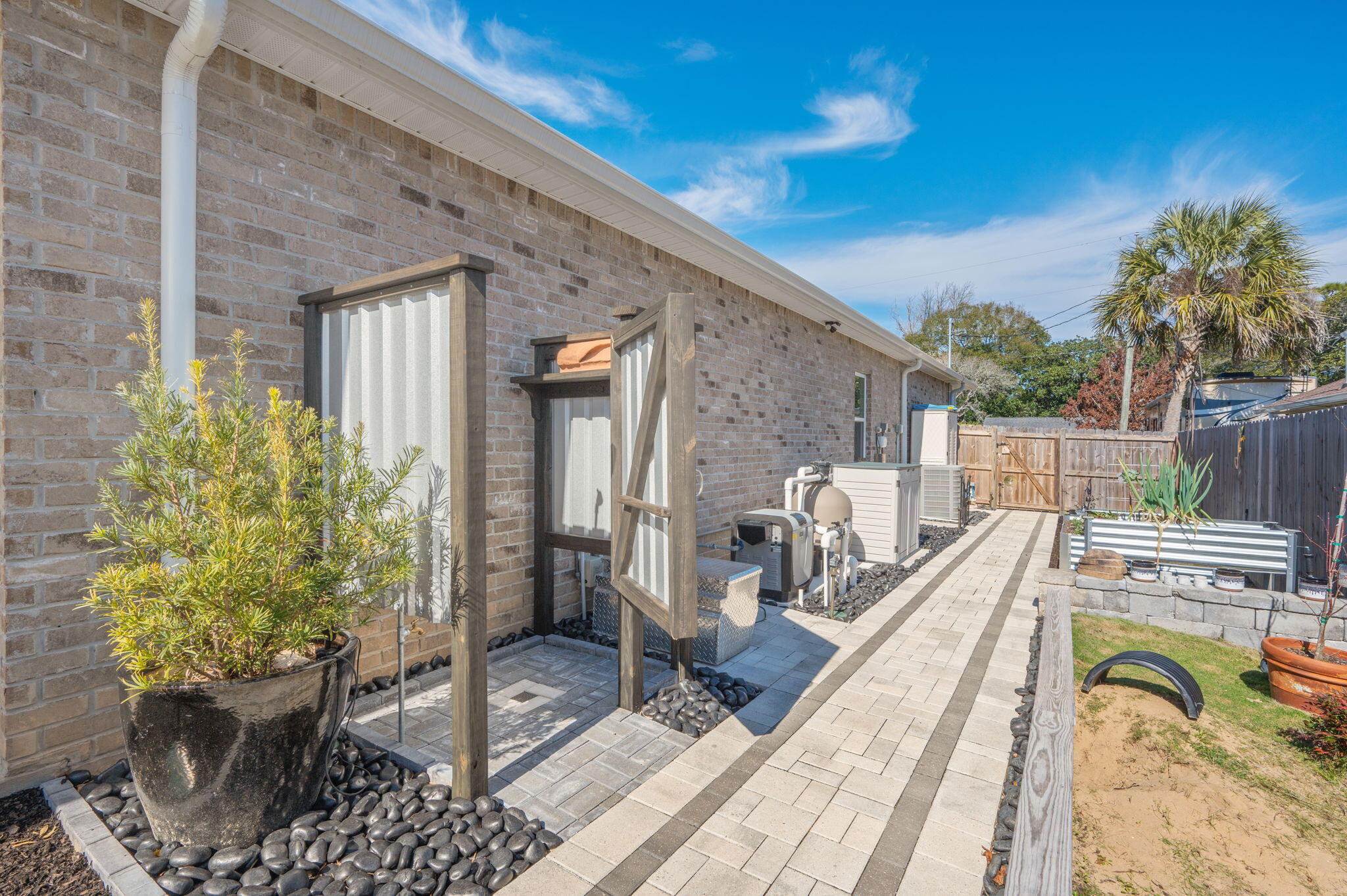 POQUITO BAYOU - Residential